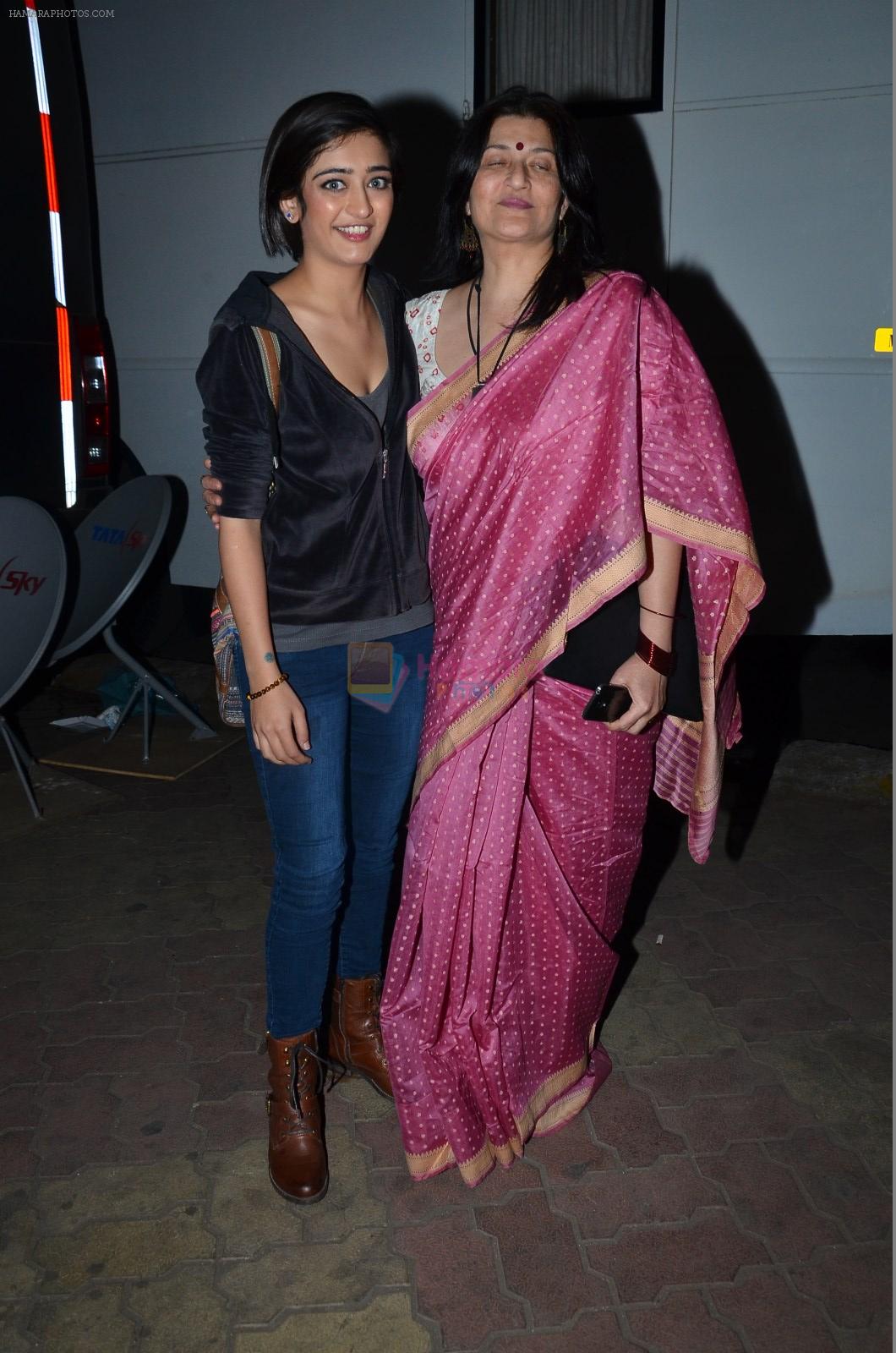 Sarika, Akshara Haasan at Shamitabh trailor launch in Mumbai on 6th Jan 2015