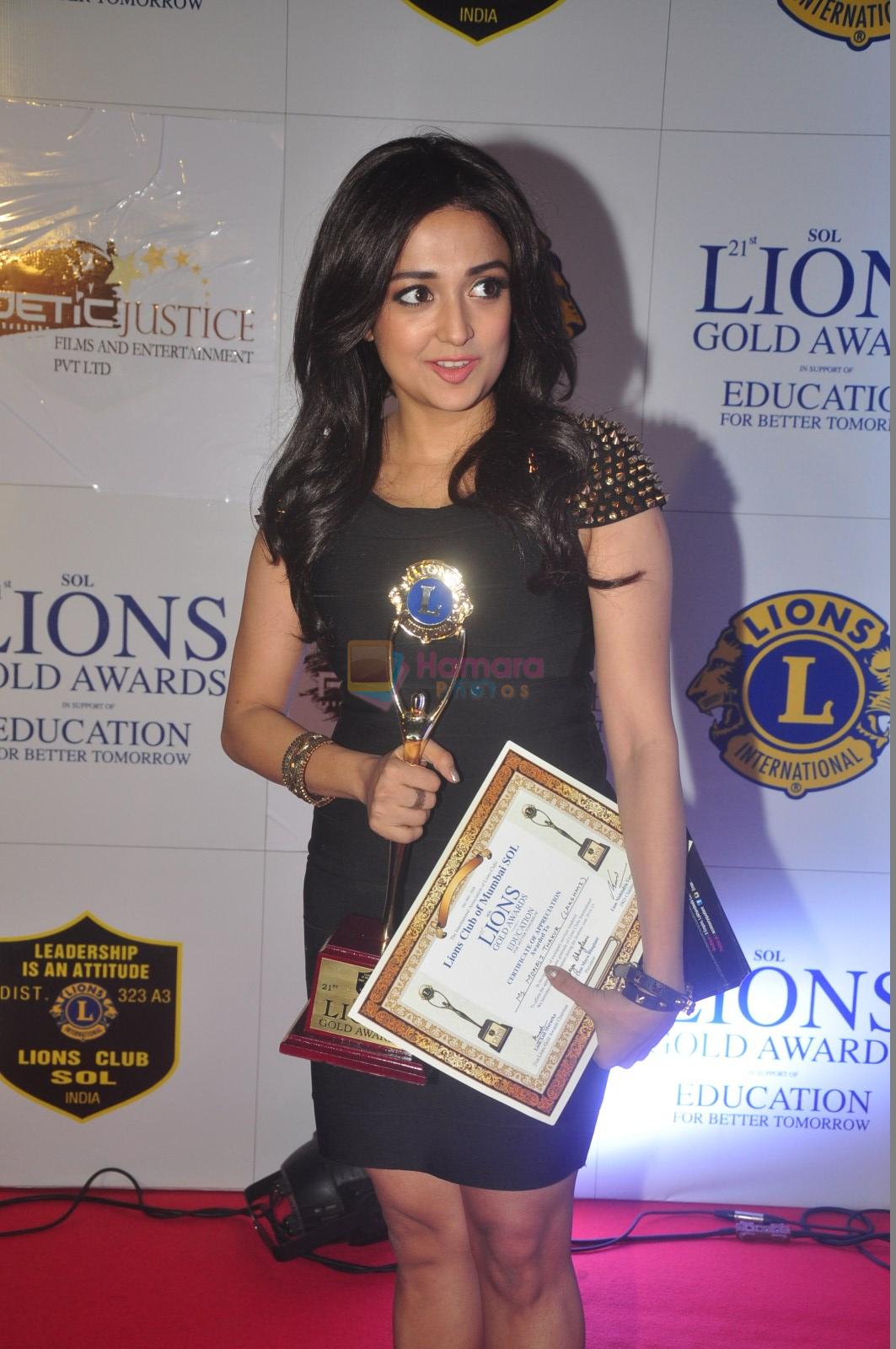 Monali Thakur at the 21st Lions Gold Awards 2015 in Mumbai on 6th Jan 2015