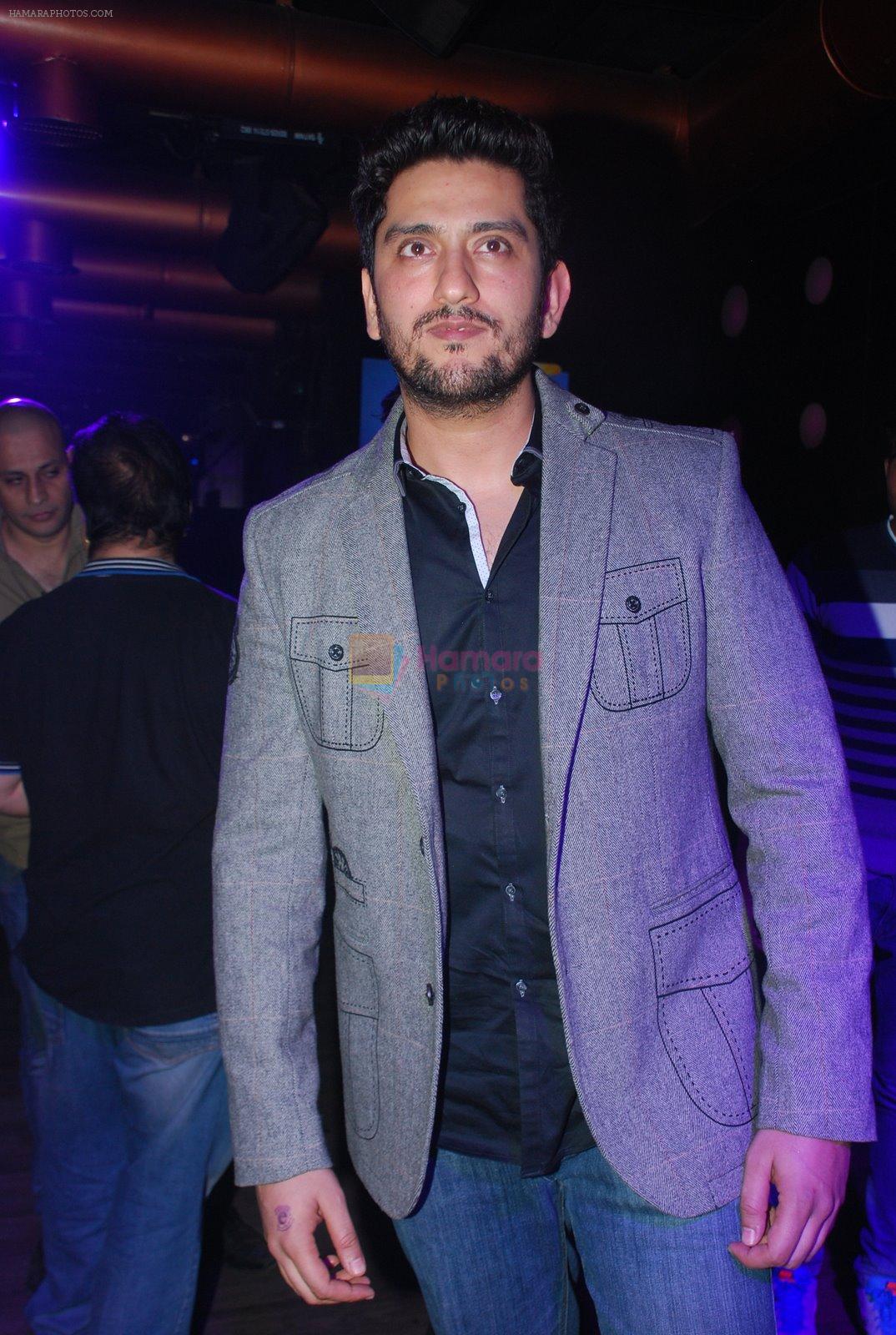 Shaad Randhawa at Kamaal Rashid Khan's birthday bash in Club Escape on 8th Jan 2015
