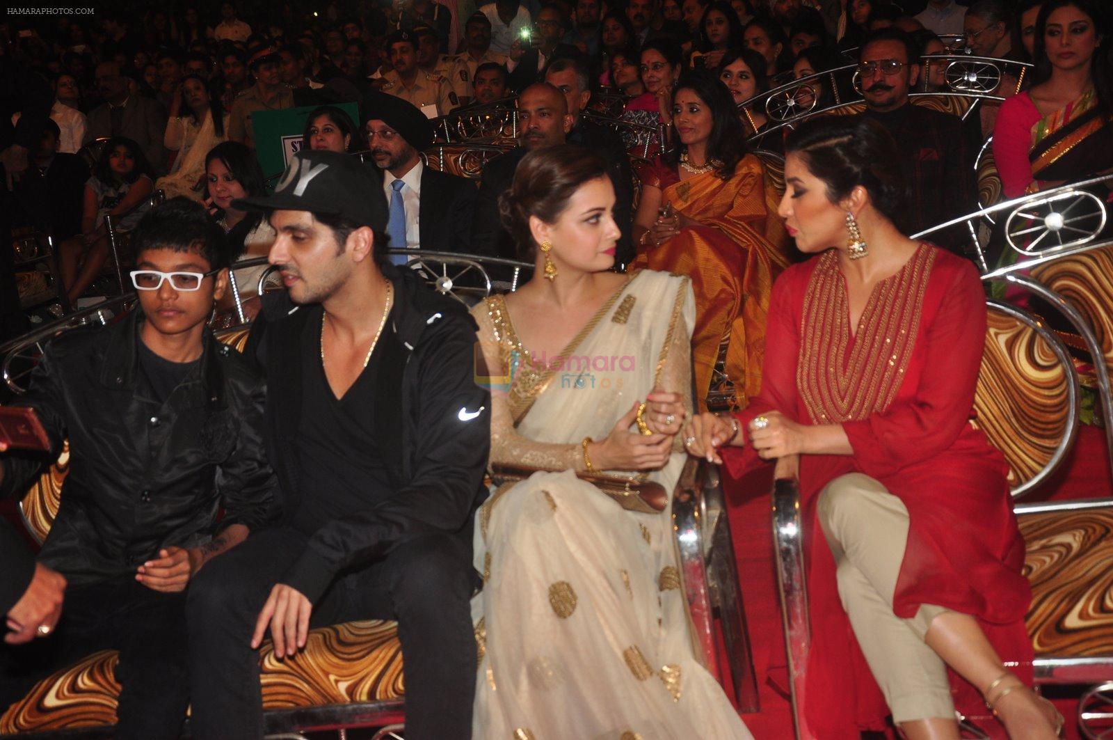 Zayed, Dia, Sophie at Police show Umang in Andheri Sports Complex, Mumbai on 10th Jan 2015
