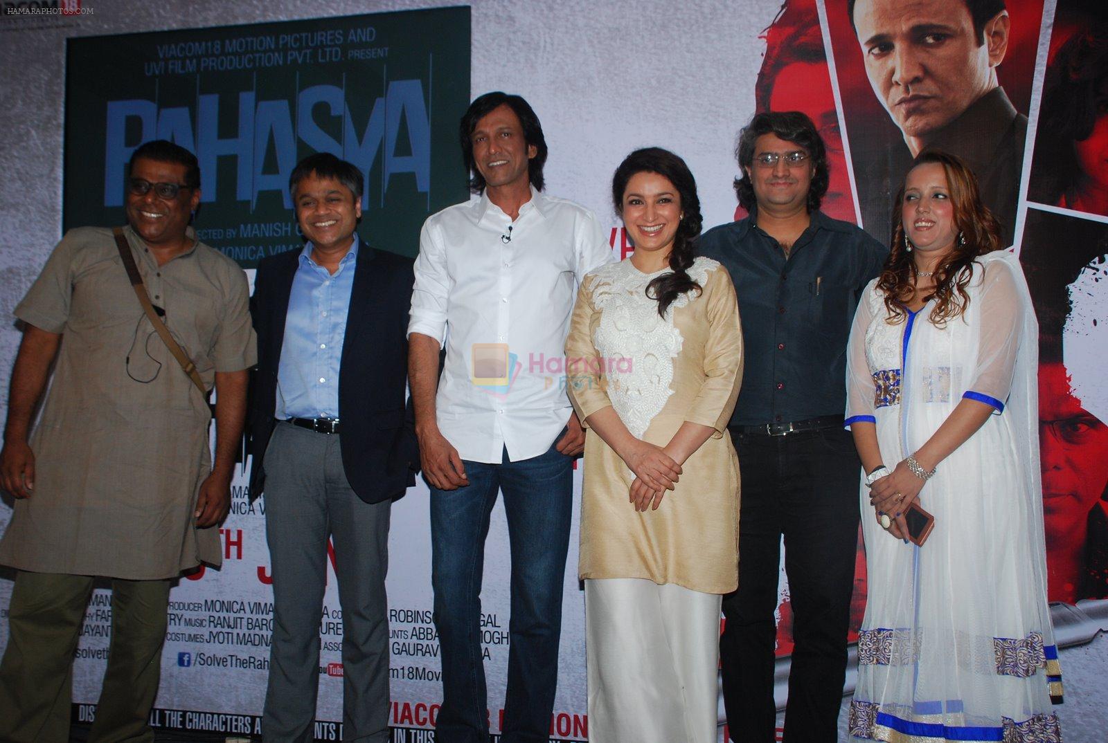 Tisca Chopra, Kay Kay Menon on location of film Rahasya in Juhu, Mumbai on 12th Jan 2015