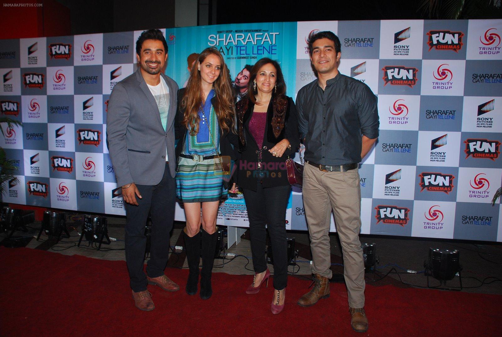 Rannvijay Singh  at the Premiere of Sharafat Gayi Tel Lene in Fun, Mumbai on 15th Jan 2015
