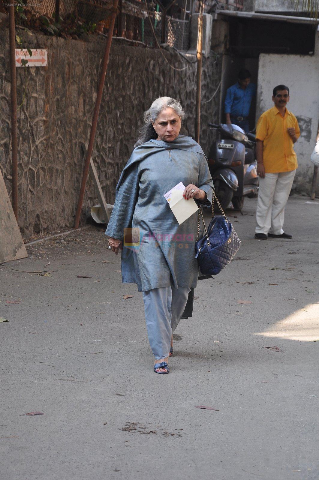 Jaya Bachchan snapped at Jesus Super Christ screening in St Andrews, Mumbai on 18th Jan 2015