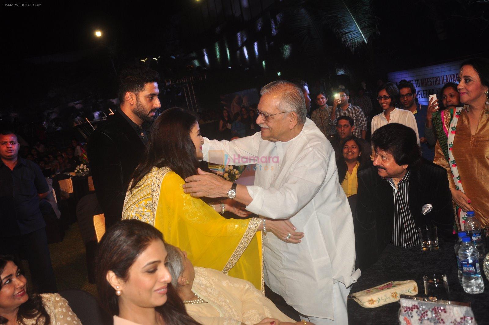 Aishwarya, Abhishek Bachchan, Gulzar at Shamitabh music launch in Taj Land's End, Mumbai on 20th Jan 2015