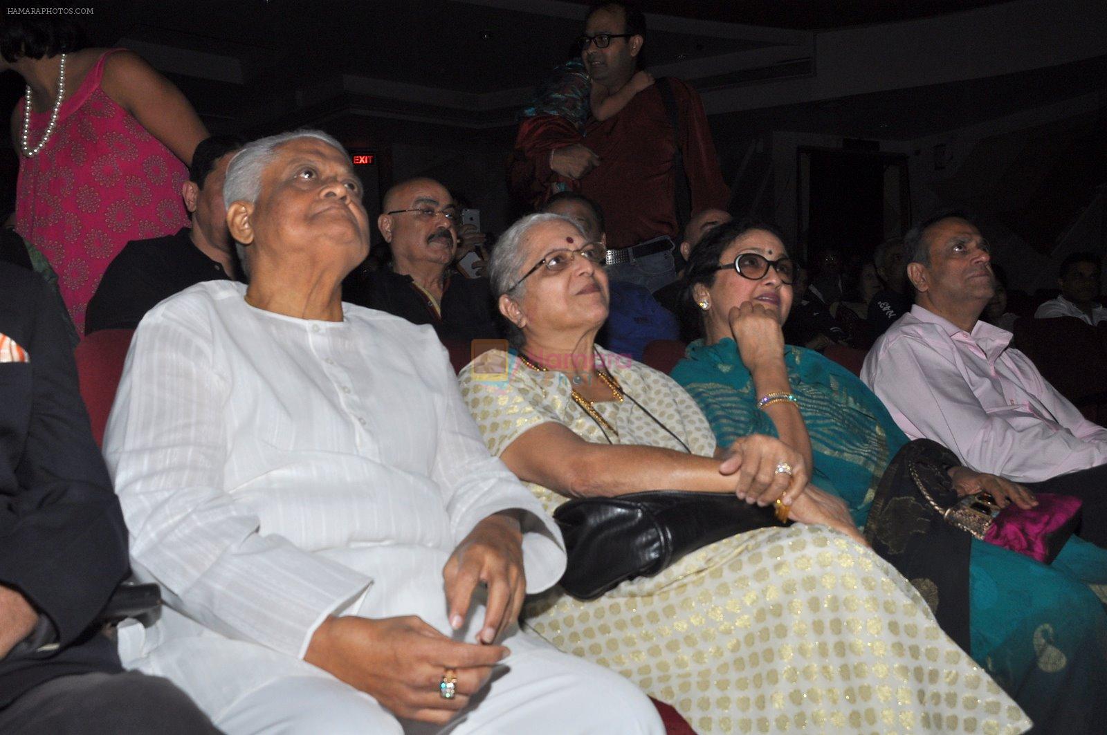 Leena Chandawerkar, Pyarelal Nayar at Kishore concert in Bandra, Mumbai on 24th Jan 2015