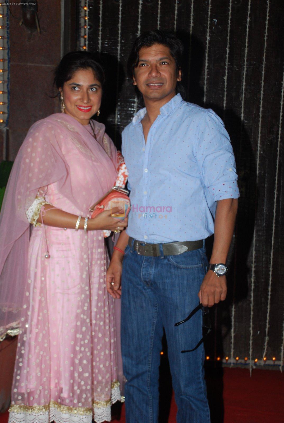 Shaan at Bappi Lahiri's wedding anniversary in Juhu, Mumbai on 23rd Jan 2014