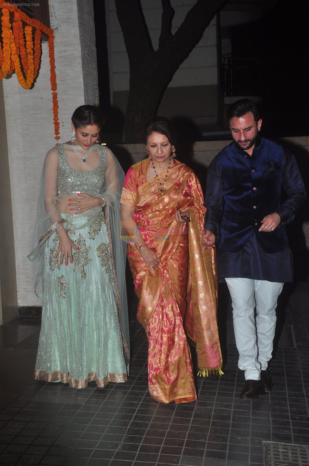 Sharmila Tagore, Kareena Kapoor, Saif Ali Khan at Soha Ali Khan and Kunal Khemu's wedding Reception in Mumbai on 25th Jan 2015