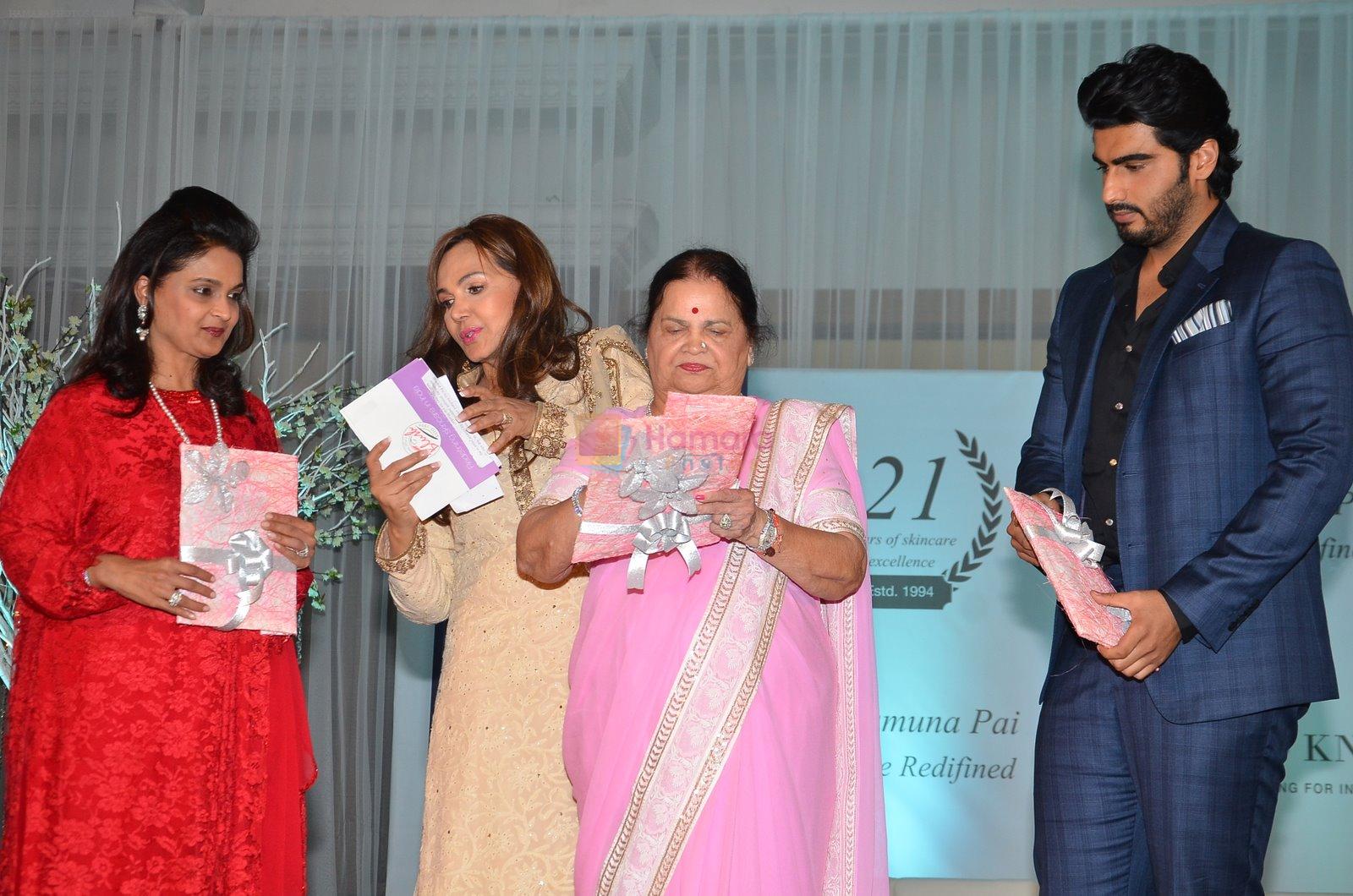 Arjun Kapoor, Kokilaben Ambani at Dr Jamuna Pai's book launch in Mumbai on 27th Jan 2015