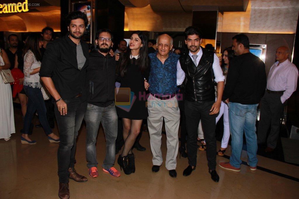 Ali Fazal, Vishesh Bhatt, Sapna Pabbi, Mukesh Bhatt, Gurmeet Choudhary at the Premiere of Khamoshiyaan in Mumbai on 29th Jan 2015