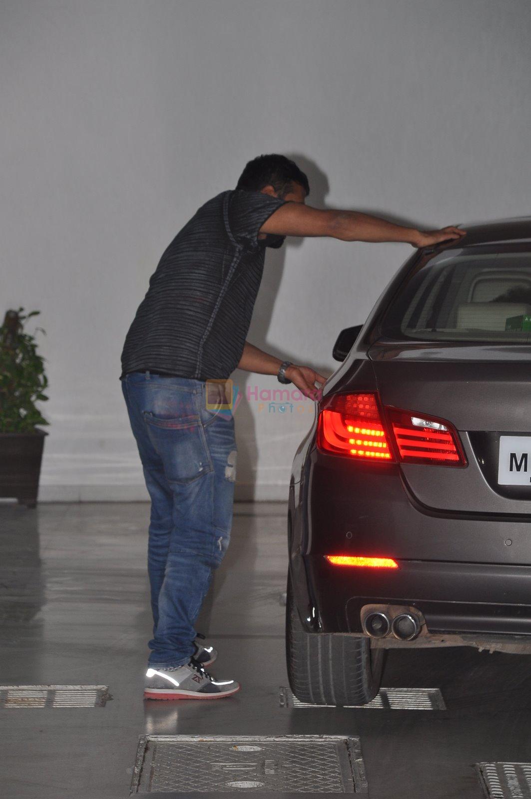 Anurag Kashyap snapped at Karan's house in Mumbai on 30th Jan 2015