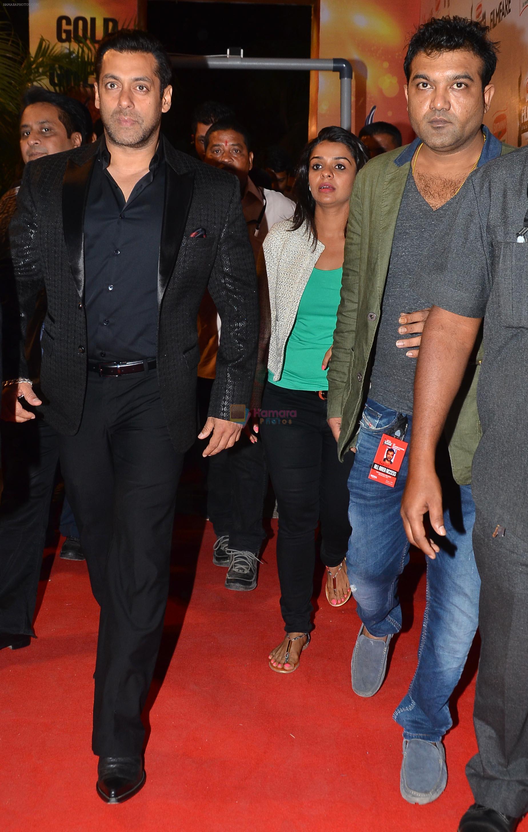 Salman Khan graces the red carpet at the 60th Britannia Filmfare Awards