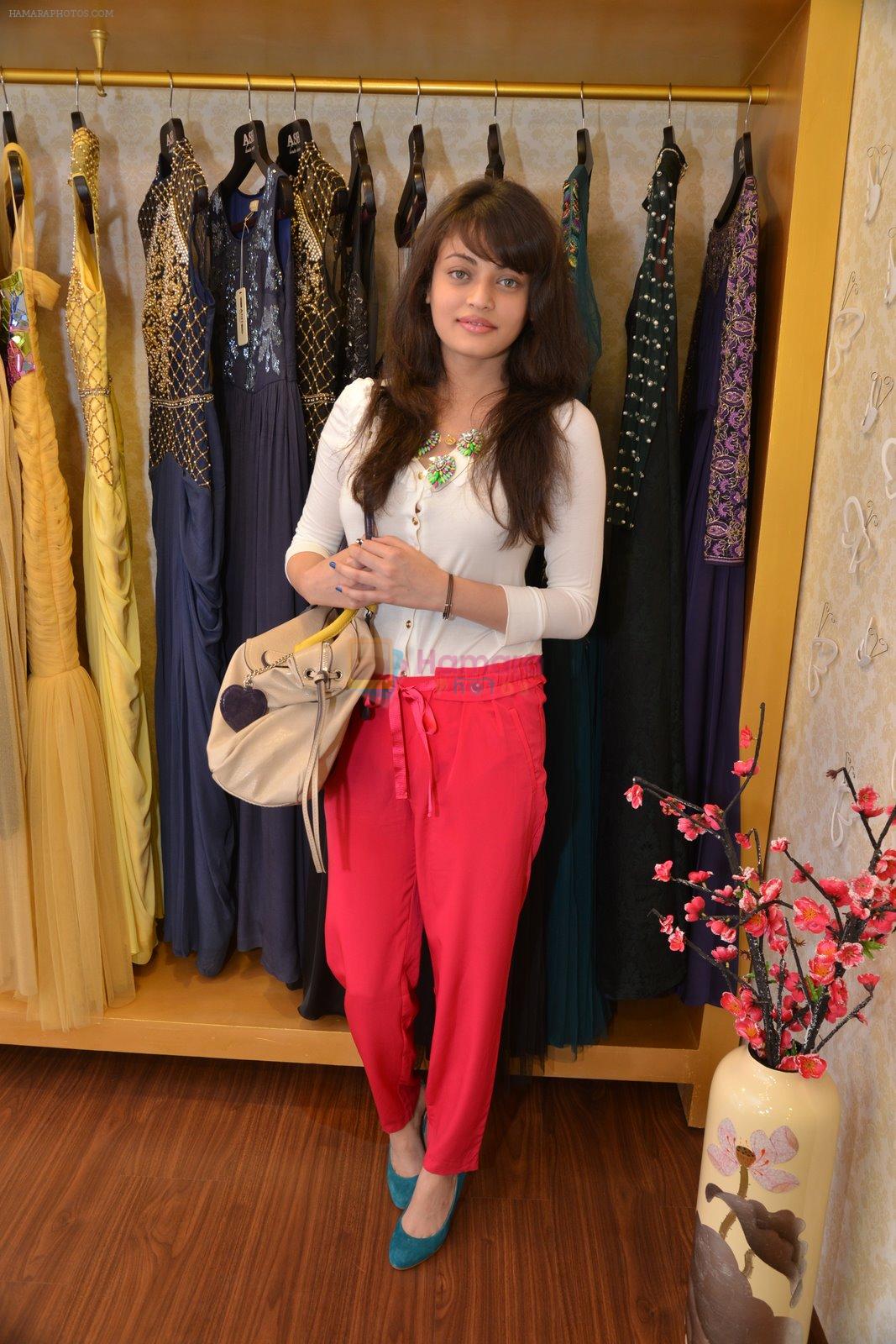 Sneha Ullal at Asha Karla's summer 2015 couture collection hosted by Arpita Khan in Juhu, Mumbai on 5th Feb 2015