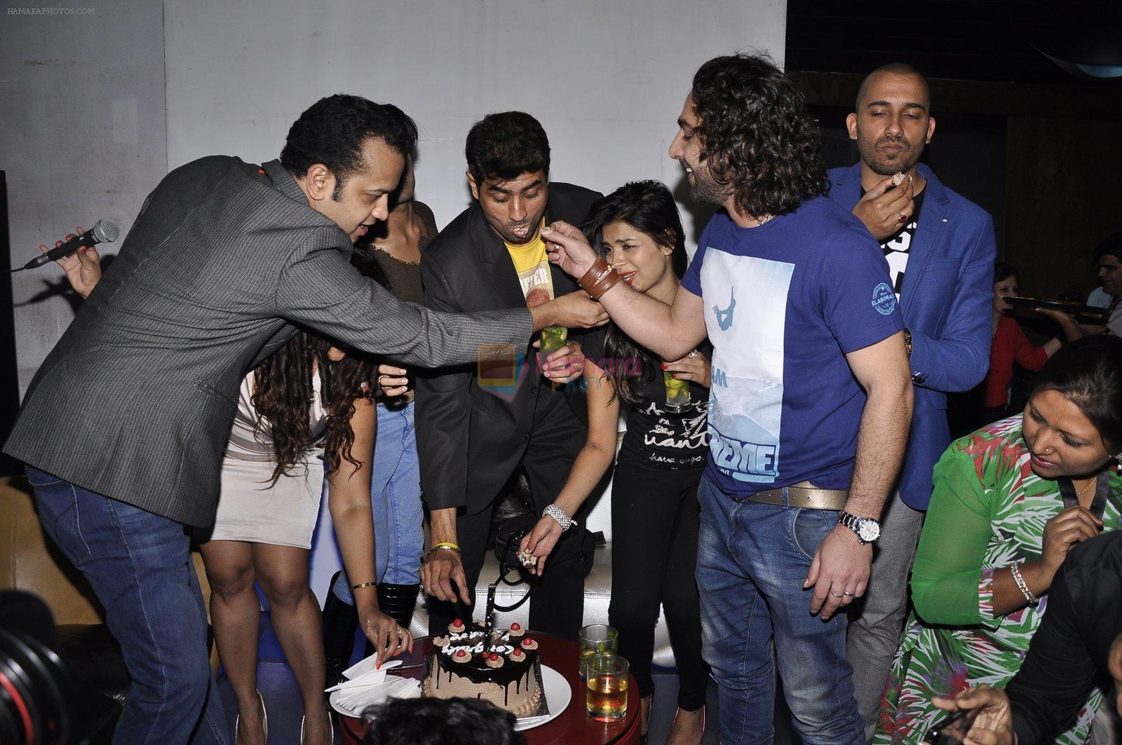 Sonali Raut, Rahul Mahajan, Ali Quli Mirza, Praneet Bhatt, Pritam Singh at Rj Pritam bash in F Bar on 7th Feb 2015