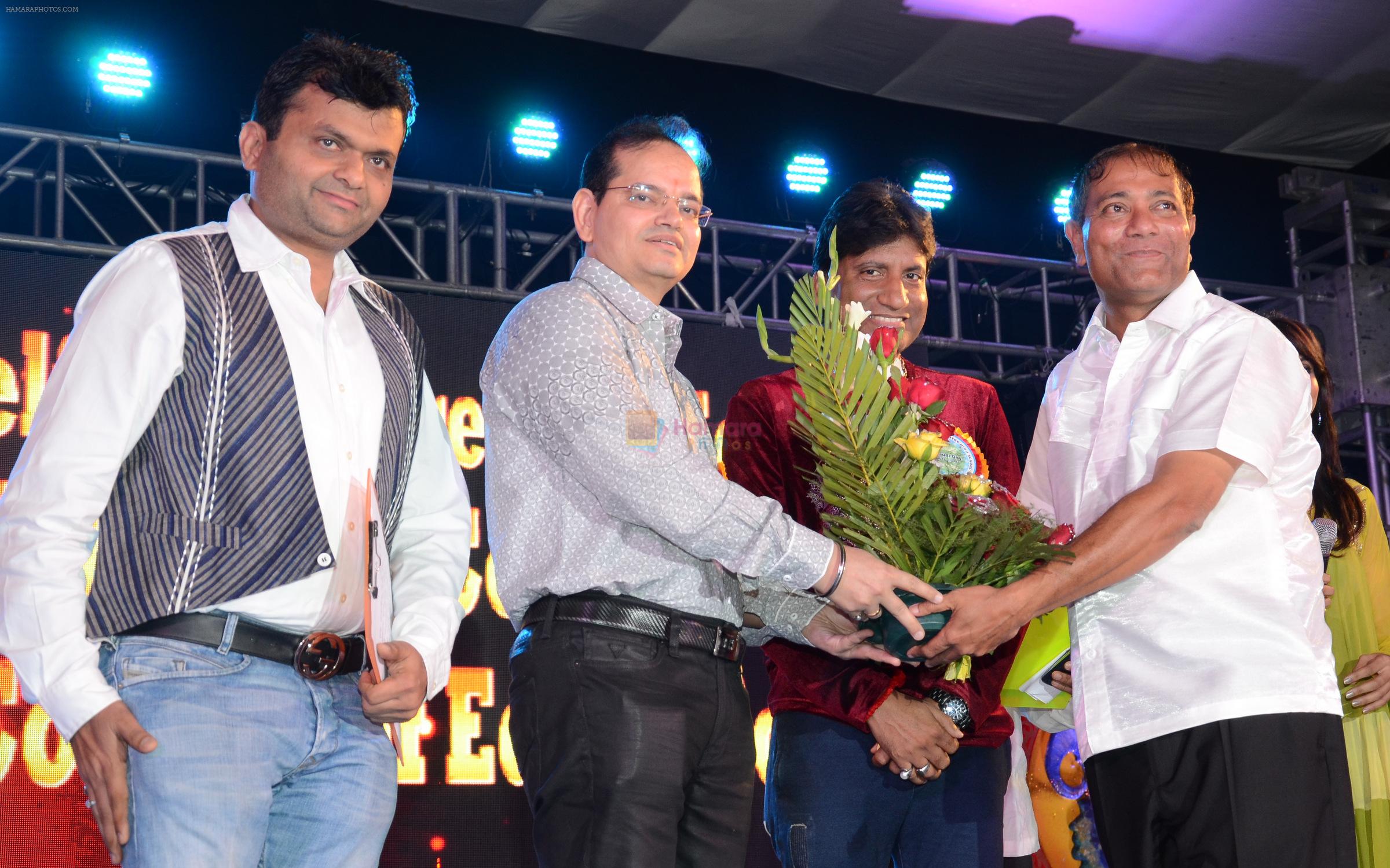 Ajay Kaul with Aneel Murarka, Champak Jain and Raju Srivastav at the 34th Annual Day Celebration and Prize Distribution Ceremony of Children�s Welfare Centre High Sch