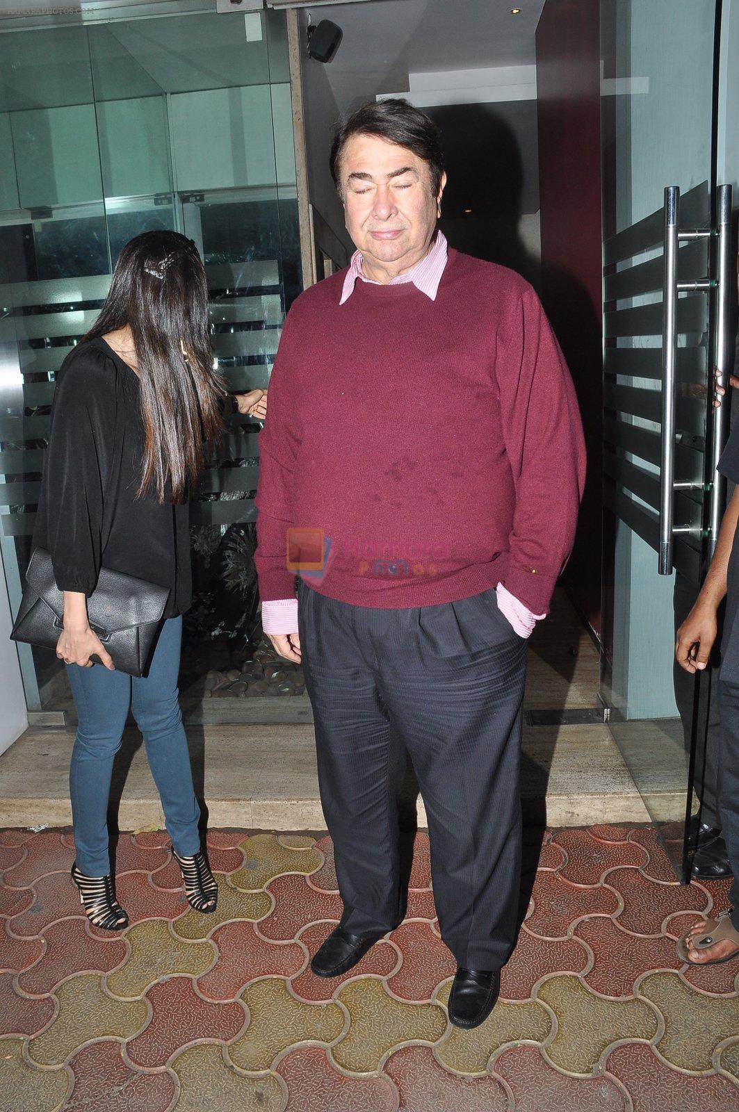 Karisma Kapoor, Randhir Kapoor snapped at Randhir Kapoor Birthday Dinner in Mumbai on 15th Feb 2015