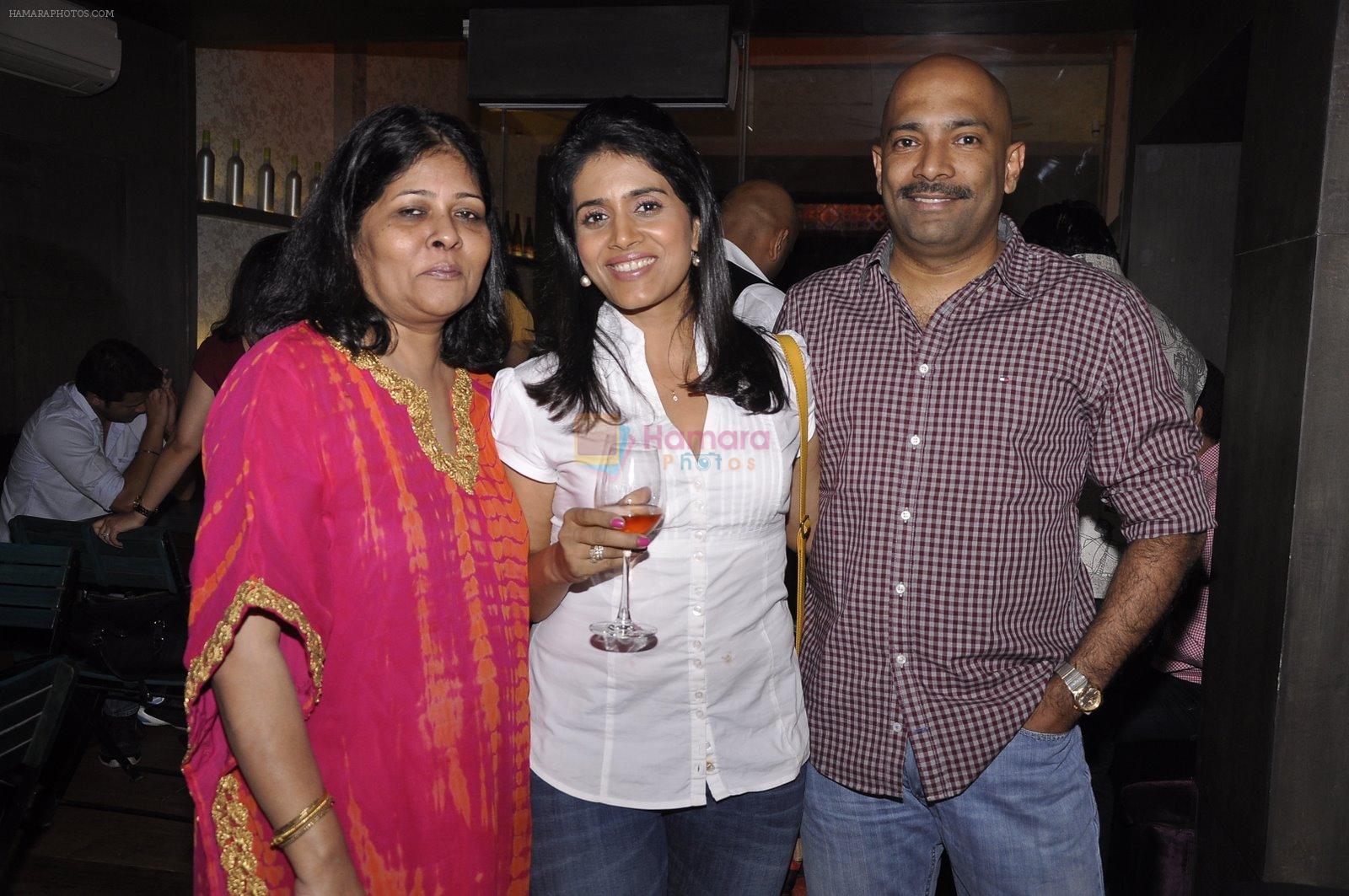 Sonali Kulkarni at Cafe Dwine launch in Khar, Mumbai on 16th Feb 2015