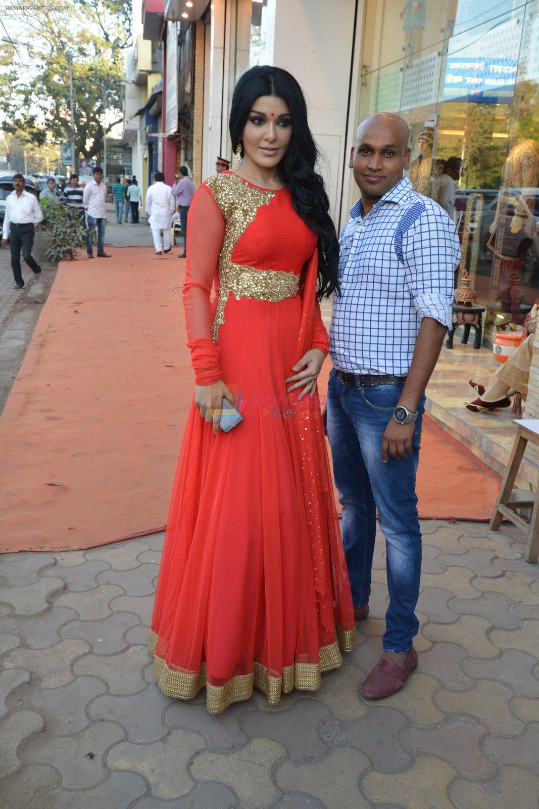 Koena Mitra at designer Gagan Kumar's store launch in Santacruz, Mumbai on 17th Feb 2015