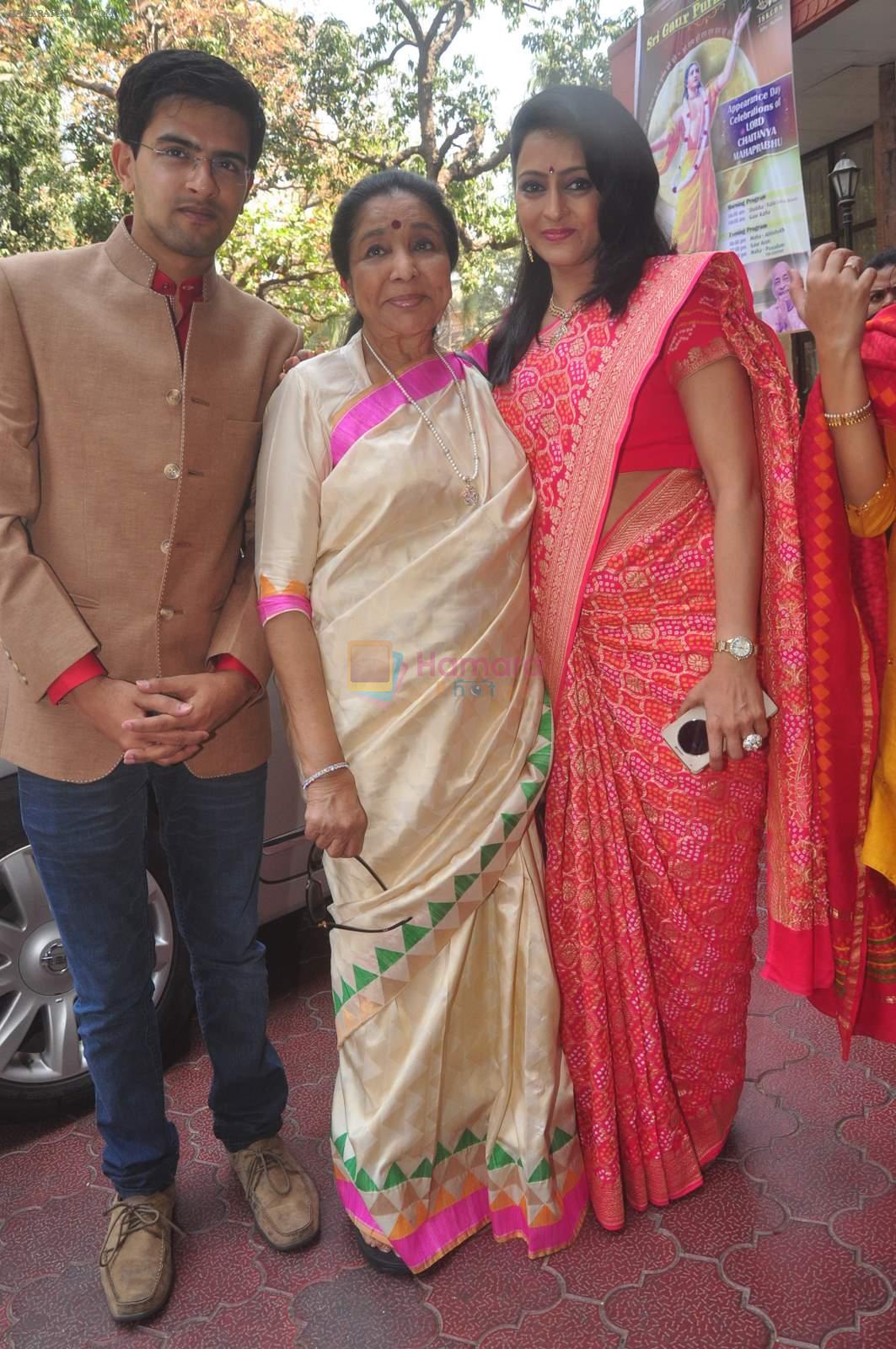 Asha Bhosle at Isckon for dr veen amundra's album launch in Mumbai on 22nd Feb 2015