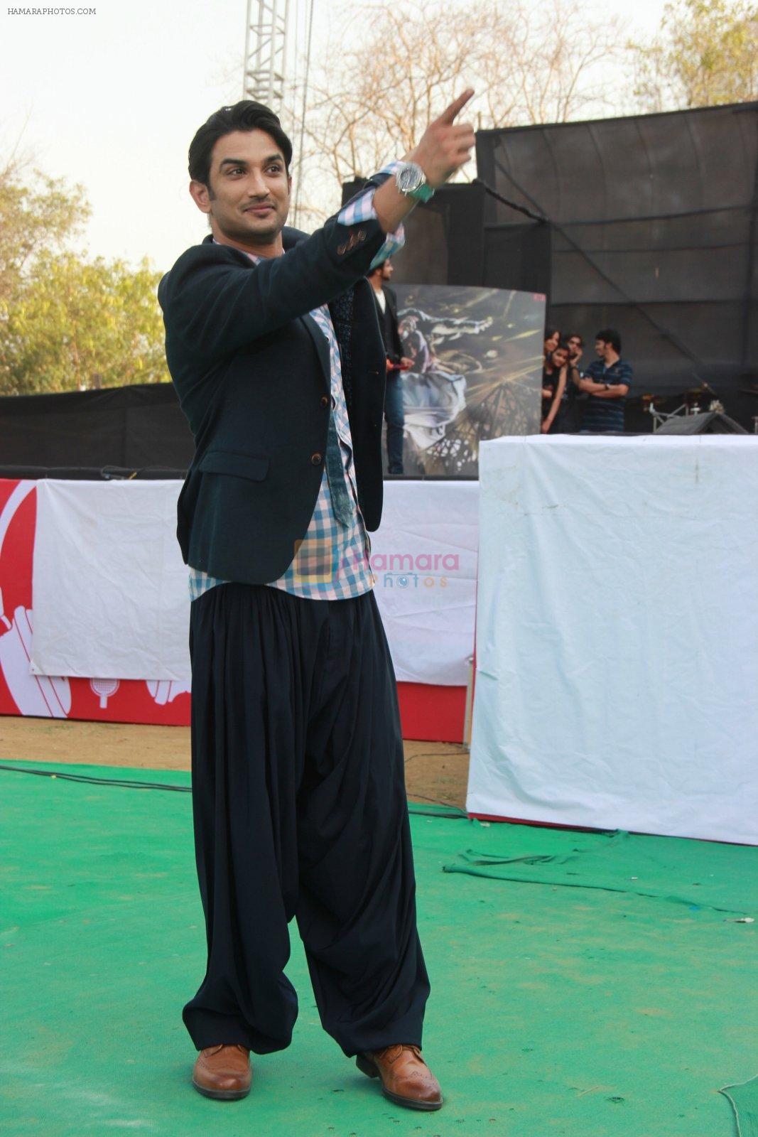 Sushant Singh Rajput at Byomkesh Bakshi Fashion Showcase in Mumbai on 25th Feb 2015