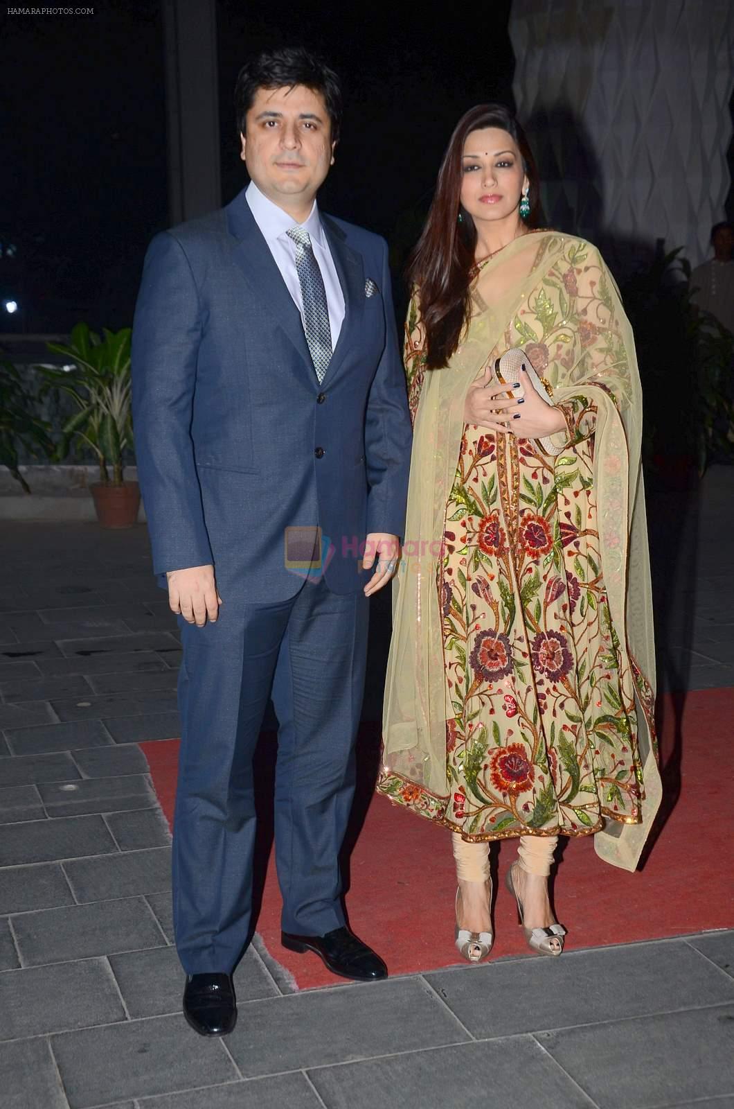 Sonali Bendre, Goldie Behl at Tulsi Kumar's wedding reception in Sahara Star, Mumbai on 2nd March 2015