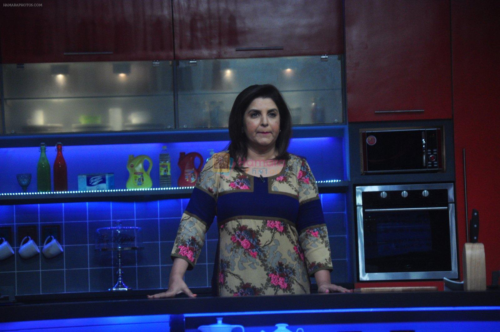 Arjun Kapoor cooks for Farah Ki Daawat in Mumbai on 4th March 2015
