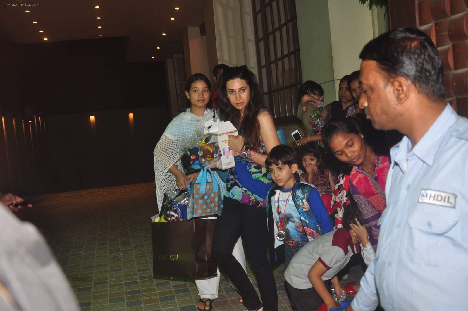 Karisma Kapoor at Anu Dewan's son bday bash in Bandra, Mumbai on 7th March 2015