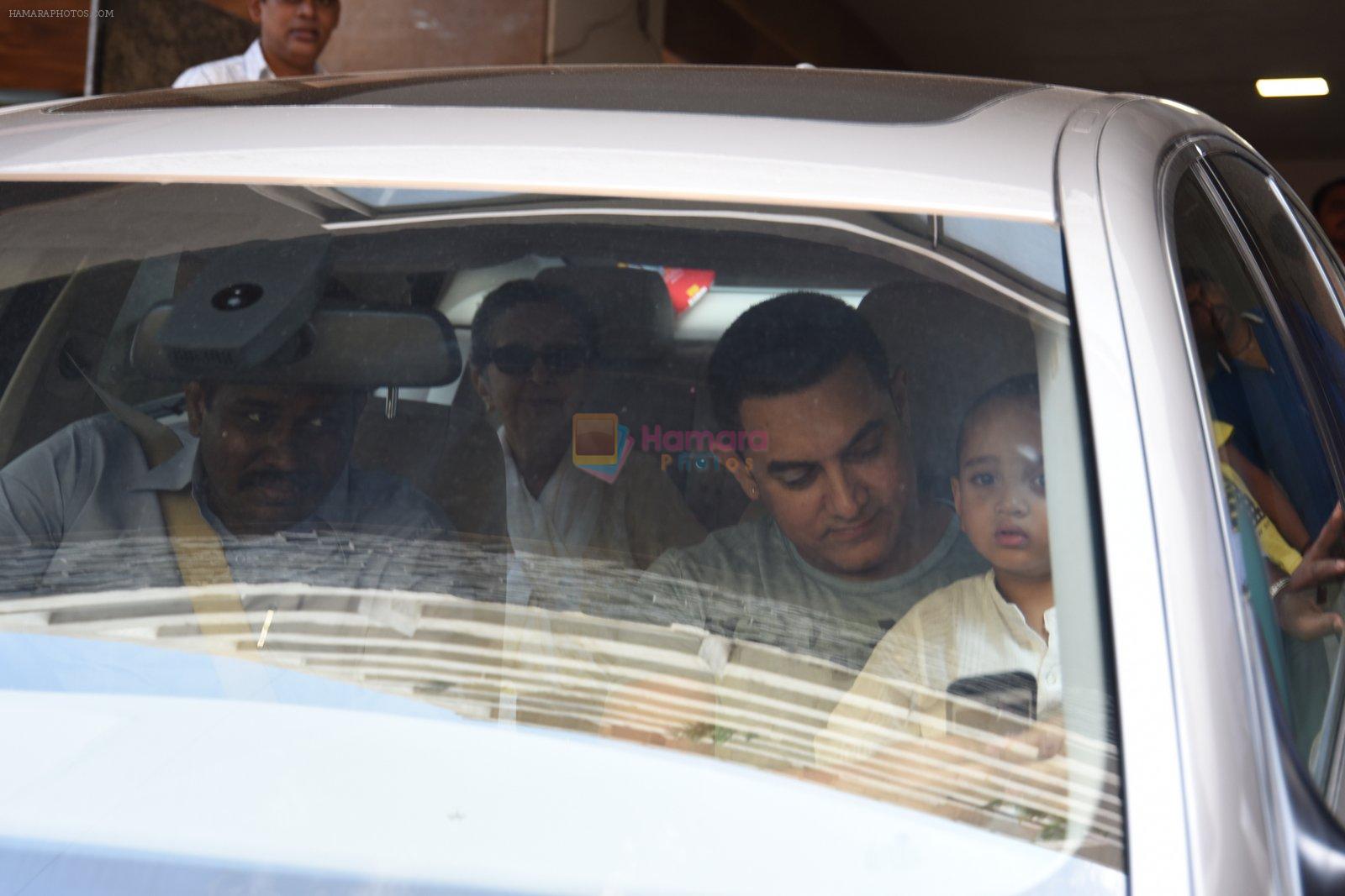 Aamir Khan takes off to Hilton Shilim with Azad for his birthday bash in Mumbai on 13th March 2015