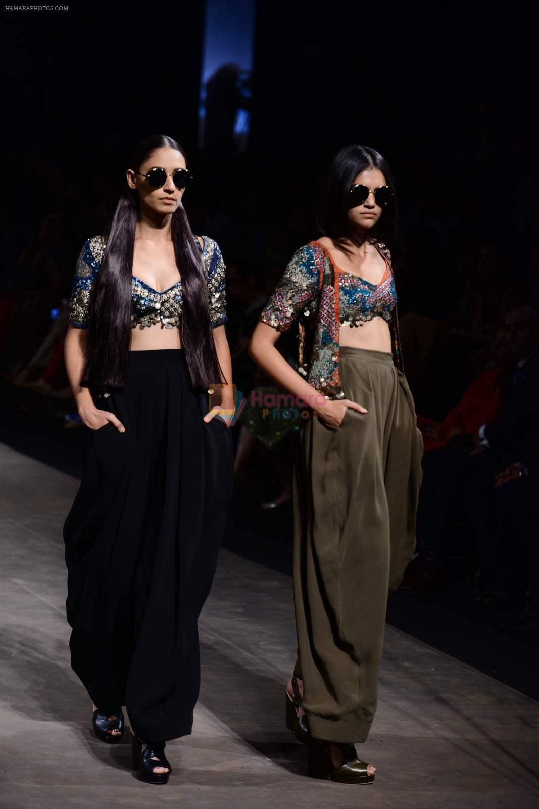 Model walk the ramp for Sabyasachi show in Byculla on 17th March 2015