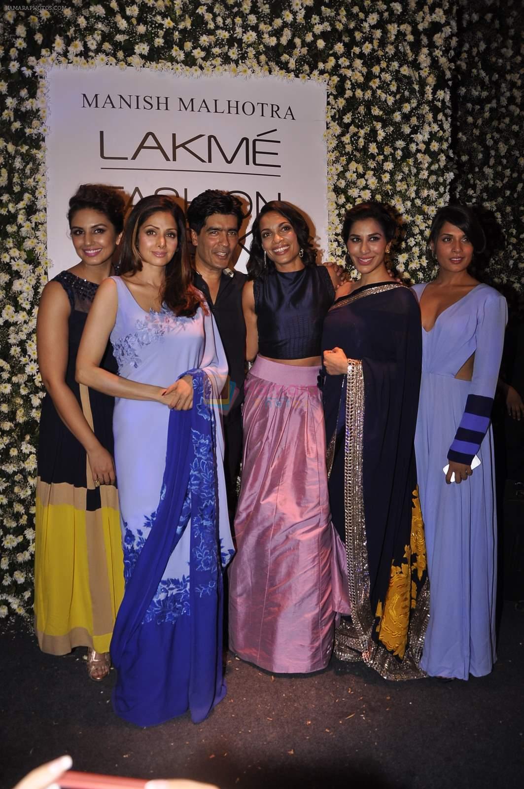 Huma Qureshi, Sridevi,Rosario Dawson, Sophie Chaudhary, Richa Chadda at Manish Malhotra Show at Lakme Fashion Week 2015 Day 1 on 18th March 2015