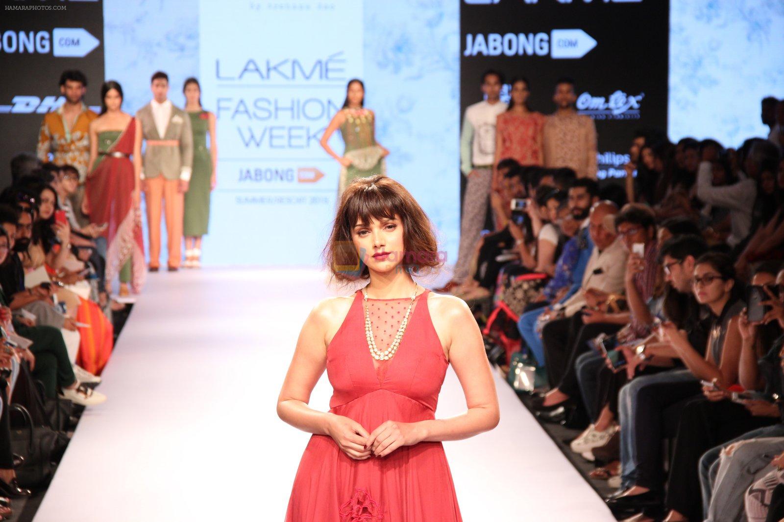 Aditi Rao Hydari walks the ramp for Frou Frou at Lakme Fashion Week 2015 Day 1 on 18th March 2015