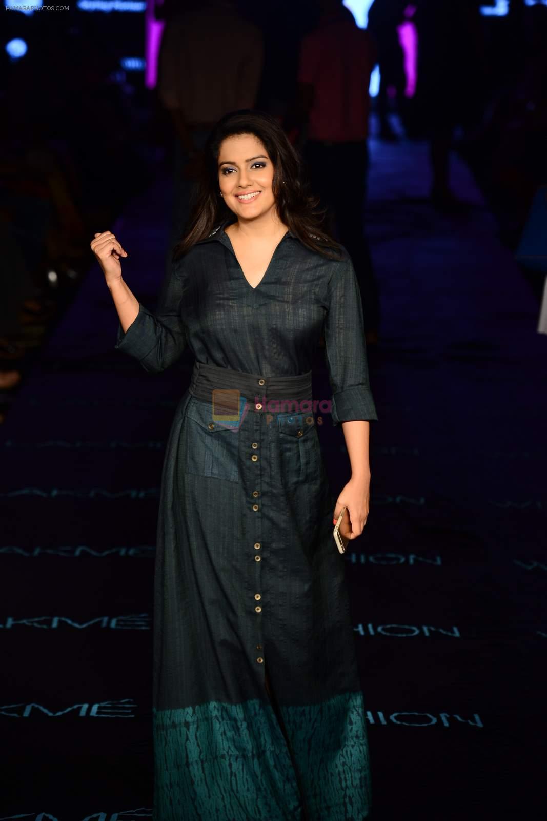 Vishakha Singh on Day 2 at Lakme Fashion Week 2015 on 19th March 2015