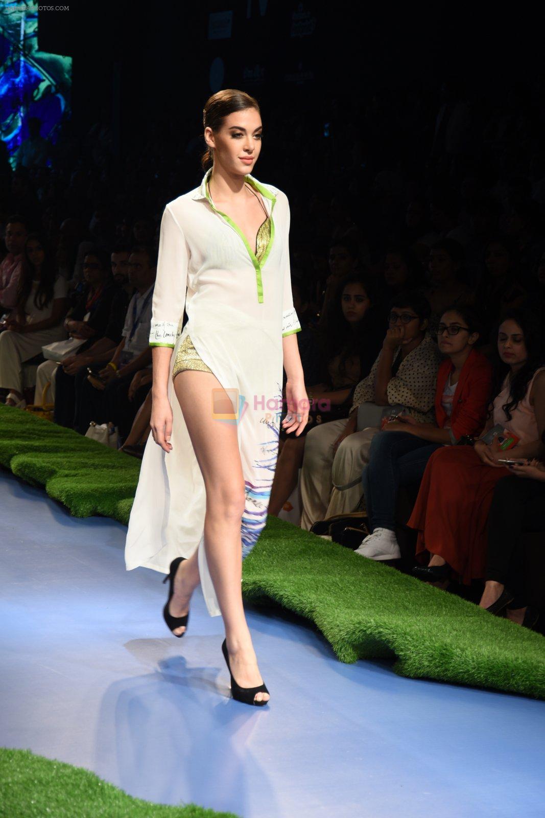 Model walk the ramp at Gauri Khan's show for Satya Paul at LFW 2015 Day 3 on 20th March 2015
