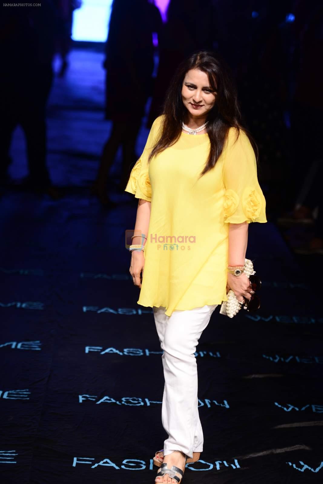 Poonam Dhillon at Payal Singhal Show at Lakme Fashion Week 2015 Day 4 on 21st March 2015
