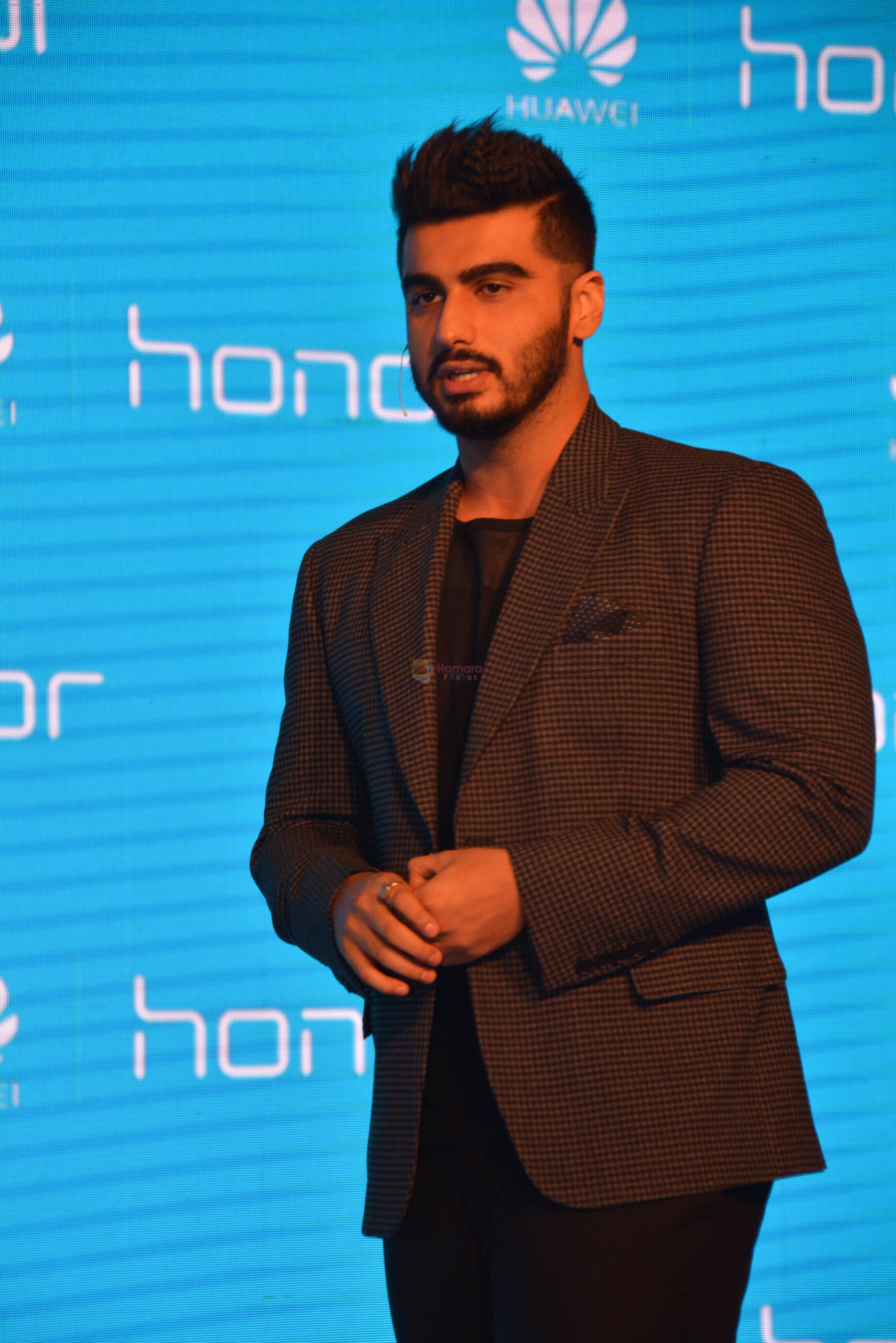 Arjun Kapoor launch honour 6 plus and honor  4X smartphone at tajplace in new delhi on 24th March 2015
