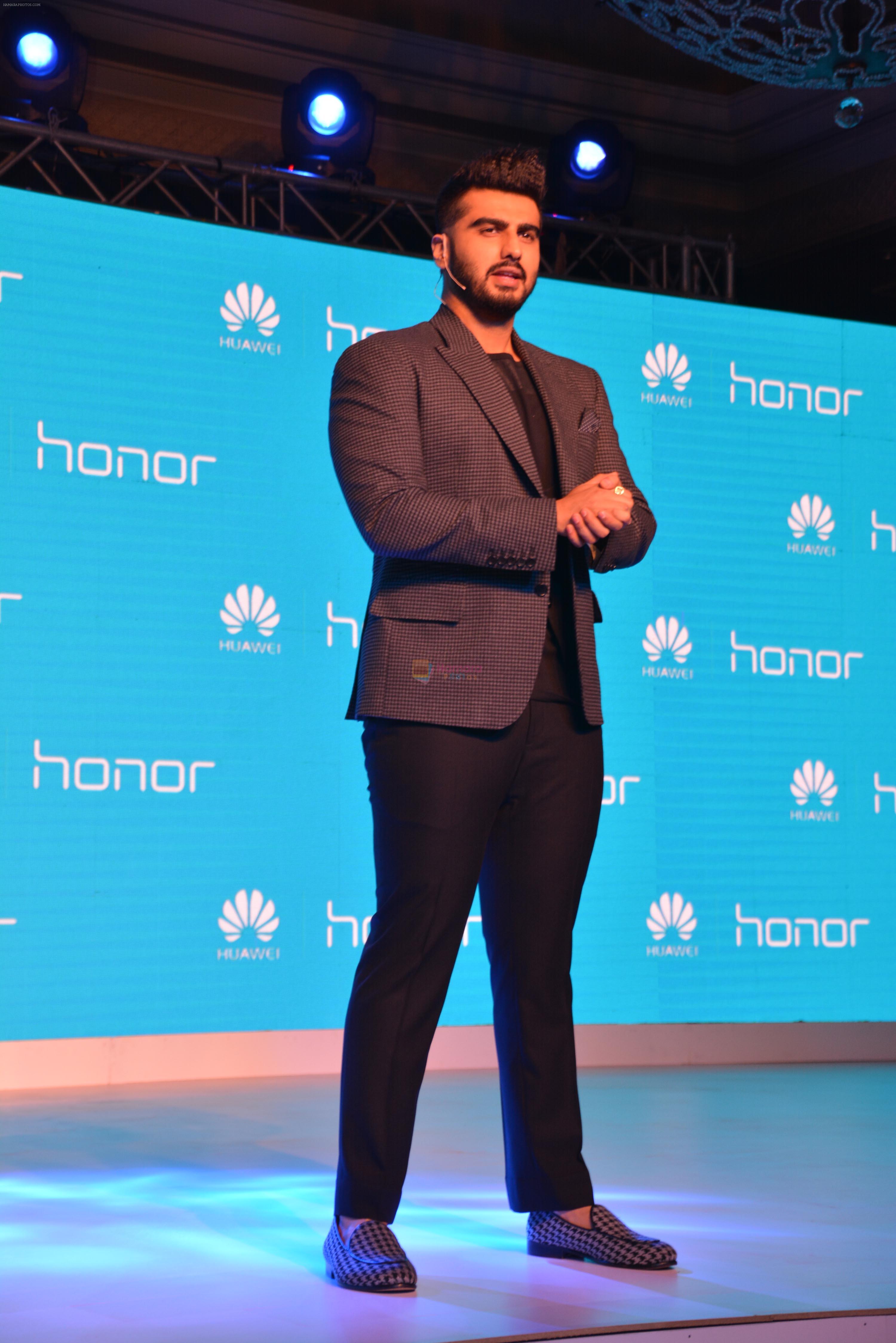 Arjun Kapoor launch honour 6 plus and honor  4X smartphone at tajplace in new delhi on 24th March 2015
