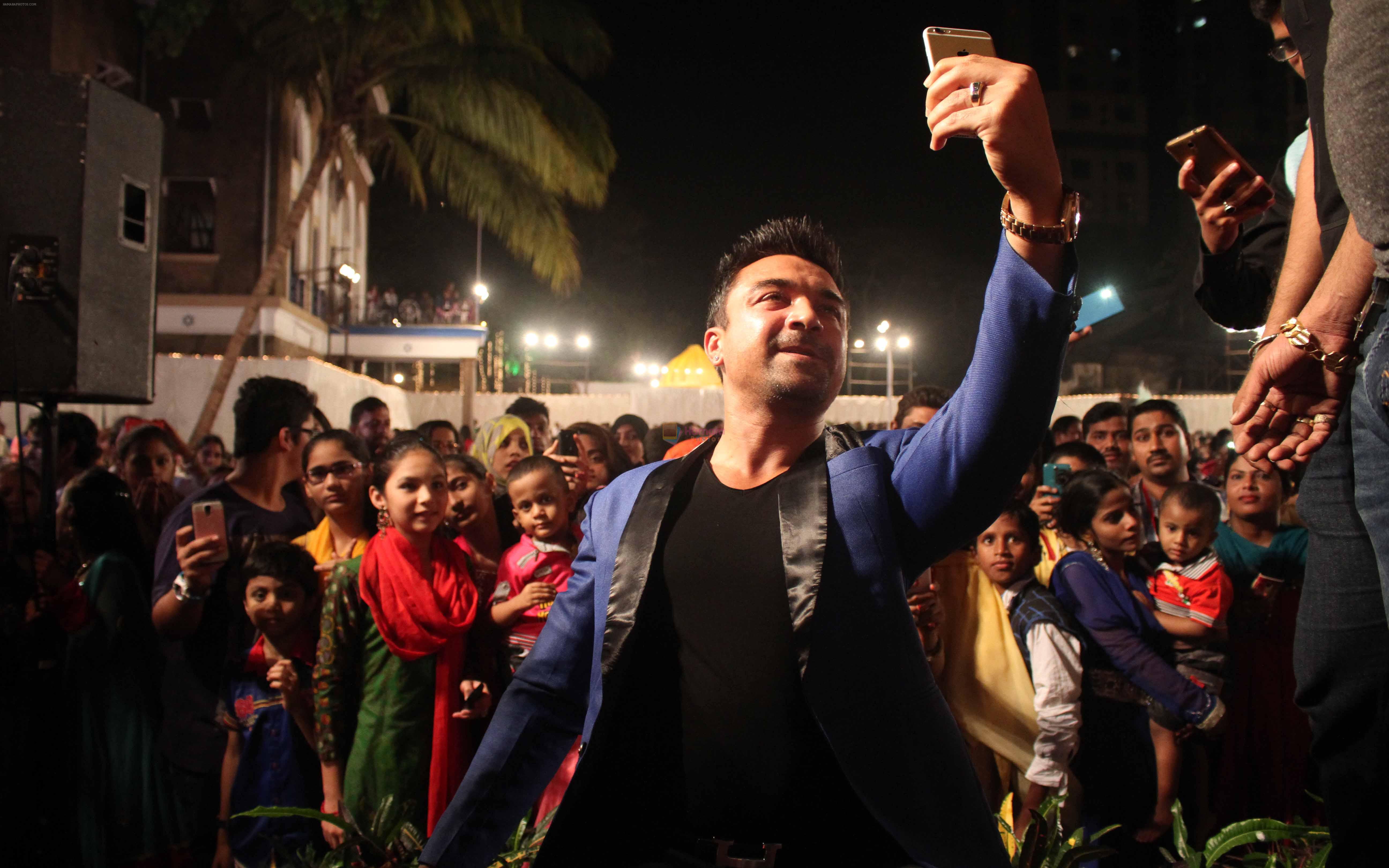 Ejaz Khan in a selfie mode at the Mass Marraige Ceremony organised by socialite Sabira Sikwani6