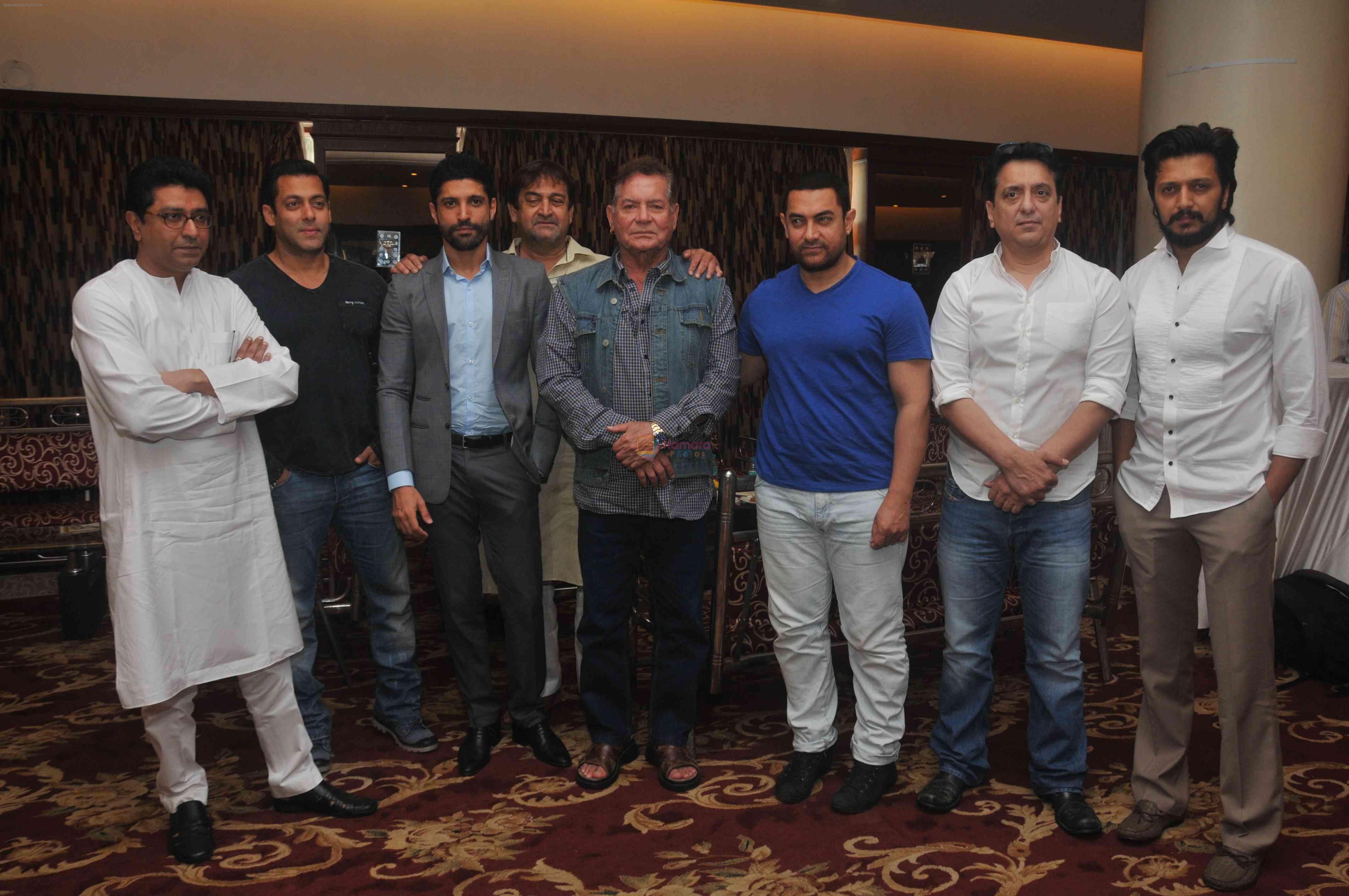 Aamir Khan, Salman Khan, Farhan Akhtar, Salim Khan, Sajid Nadiadwala, Riteish Deshmukh, Javed Akhtar meets Raj Thackeray to discuss on Mumbai City on 28th March 20