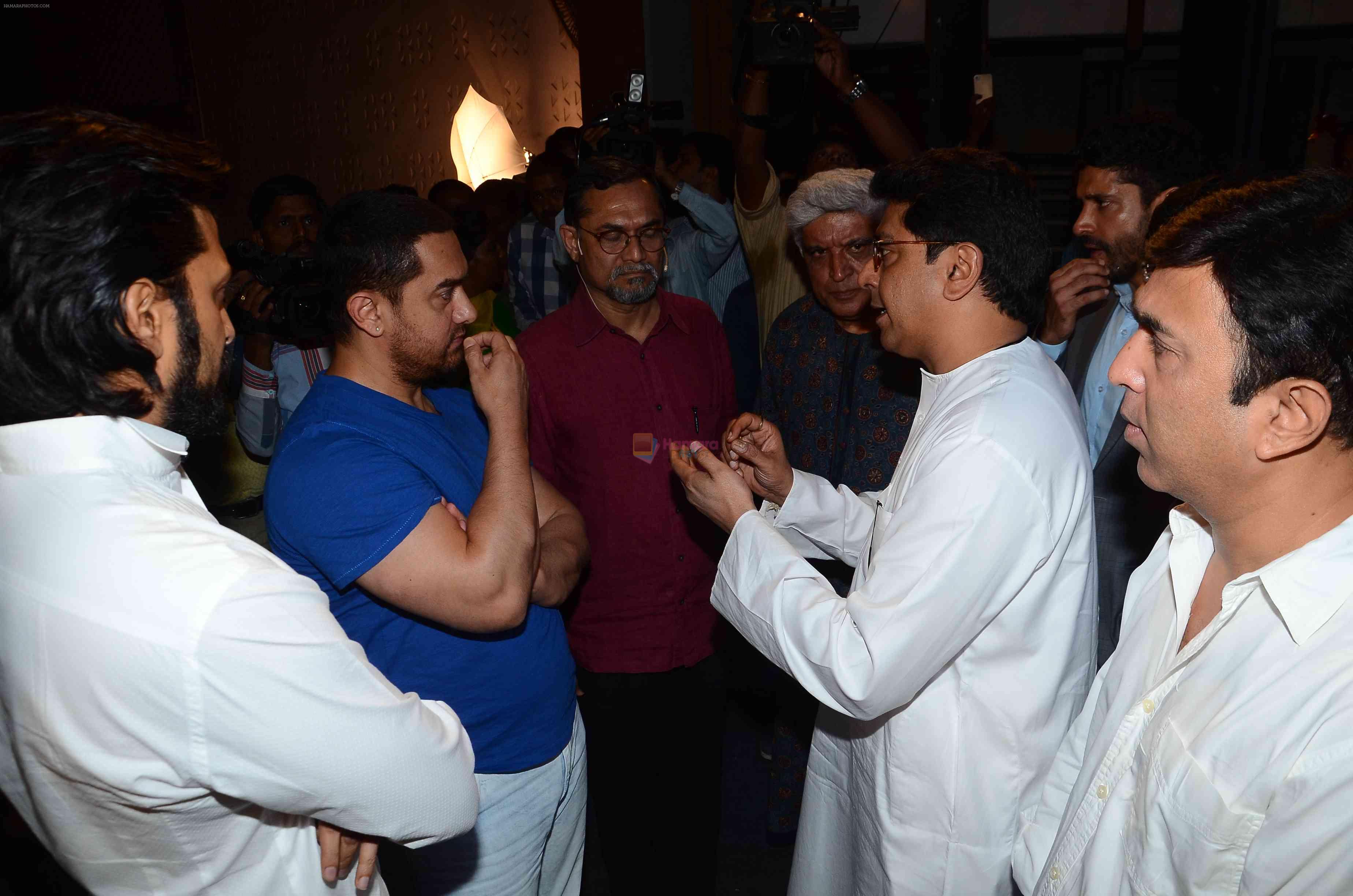 Aamir Khan, Riteish Deshmukh meets Raj Thackeray to discuss on Mumbai City on 28th March 2015