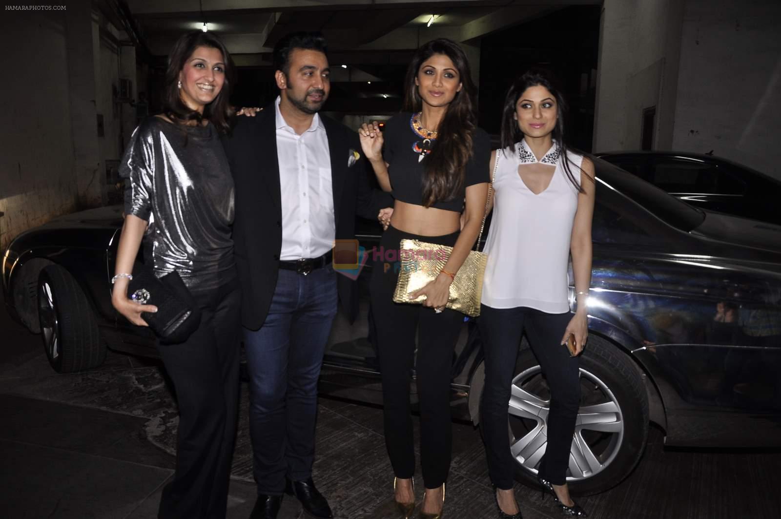 Shilpa Shetty, Raj Kundra, Shamita Shetty at the premiere of Fast N Furious 7 premiere in PVR, Mumbai on 1st April 2015