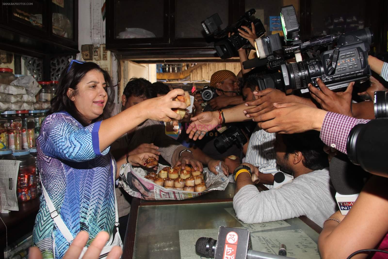 Farah Khan at an Irani cafe for Ritesh Batra's Poetic license launch in Grant Road on 4th April 2015