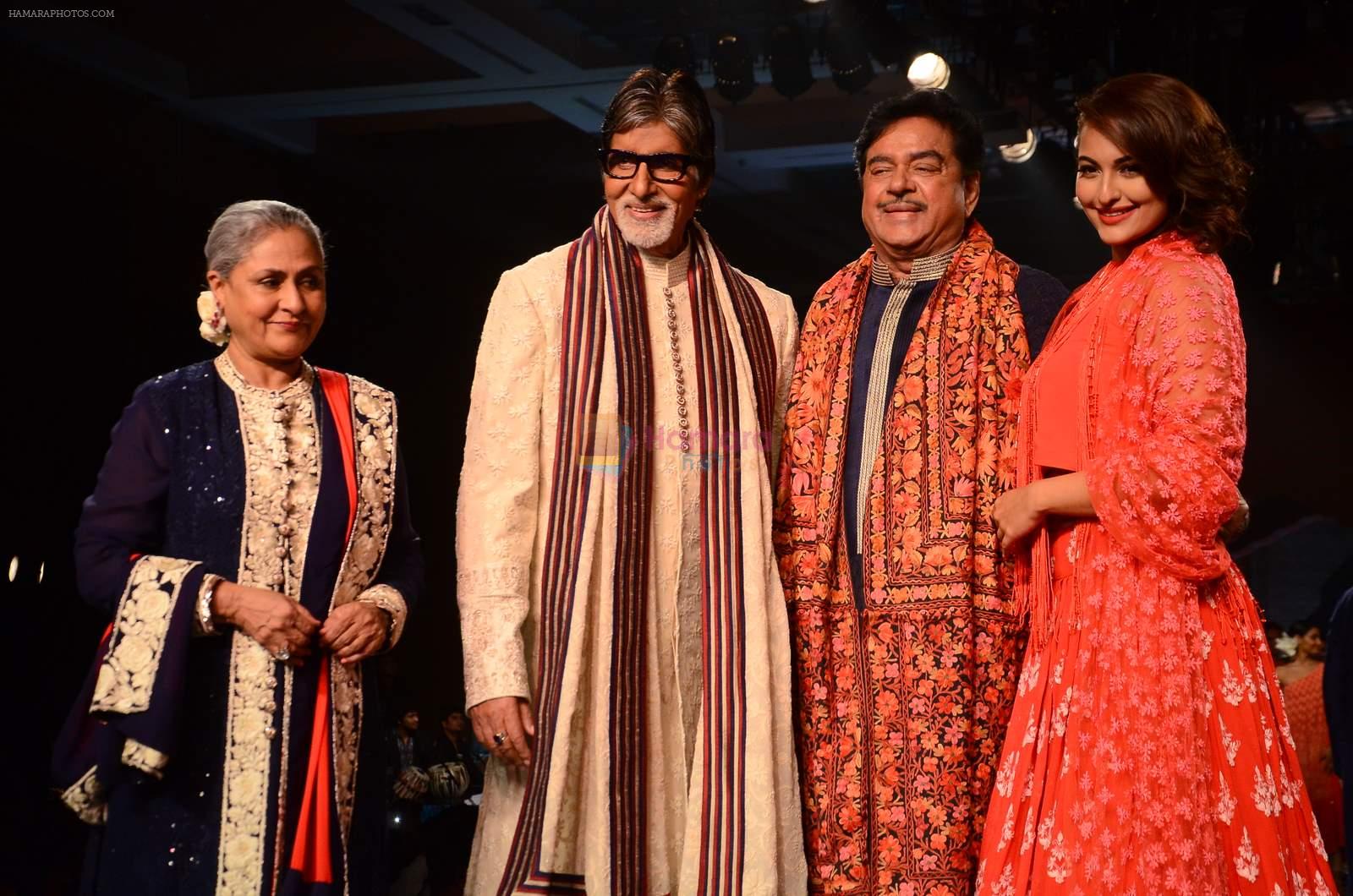 Amitabh Bachchan, Jaya Bachchan, Sonakshi Sinha, Shatrughan Sinha at Manish Malhotra presents Mijwan-The Legacy in Grand Hyatt, Mumbai on 4th April 2015