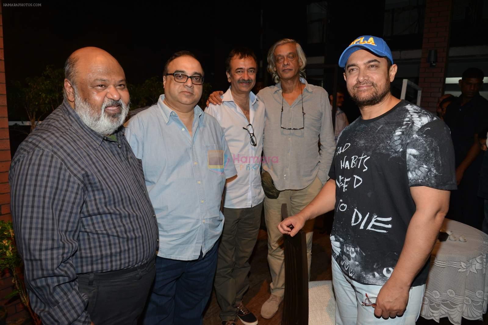 Aamir Khan, Saurabh Shukla , Sudhir Mishra, Rajkumar Hirani, Rajkumar Santoshi at Ashvin Gidwani's 50th Show 2 to Tango 3 to Jive in Bhaidas Hall on 4th April 2015