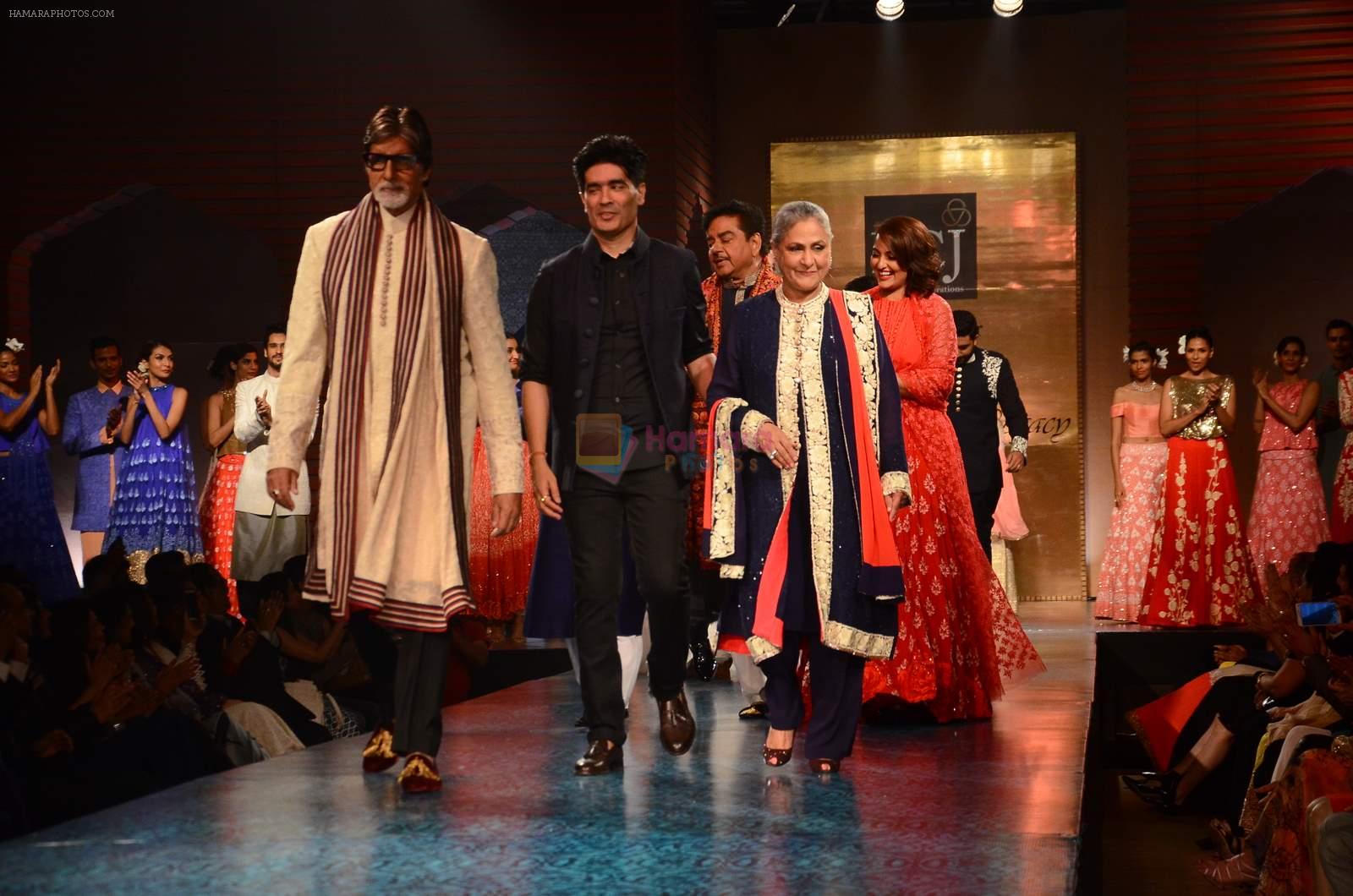 Amitabh Bachchan, Jaya Bachchan at Manish Malhotra presents Mijwan-The Legacy in Grand Hyatt, Mumbai on 4th April 2015