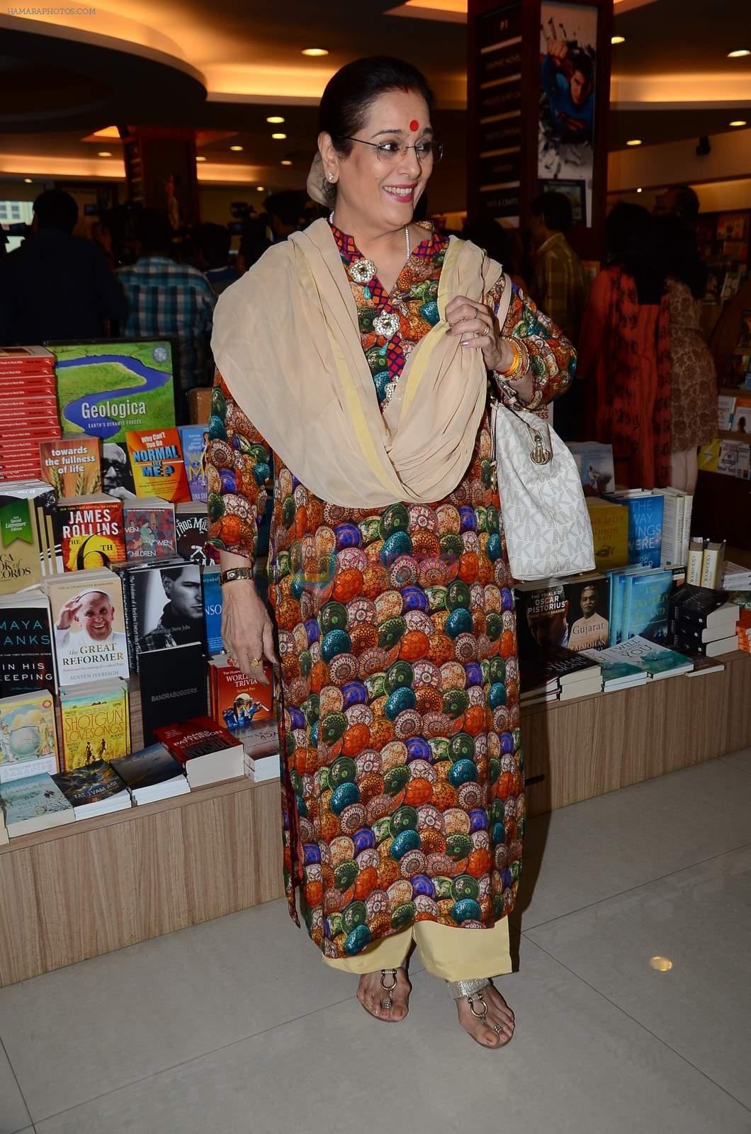Poonam Sinha at a book launch in Bandra, Mumbai on 4th April 2015
