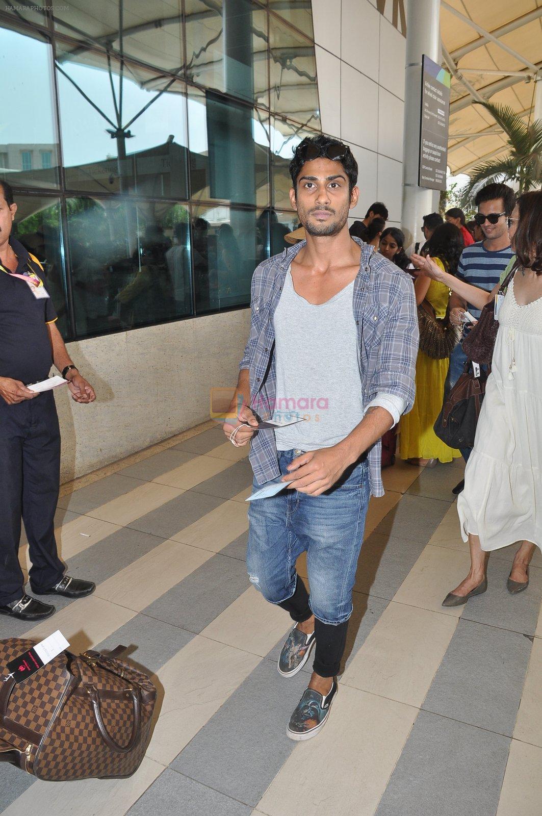 Prateik Babbar depart to Goa for Planet Hollywood Launch in Mumbai Airport on 14th April 2015