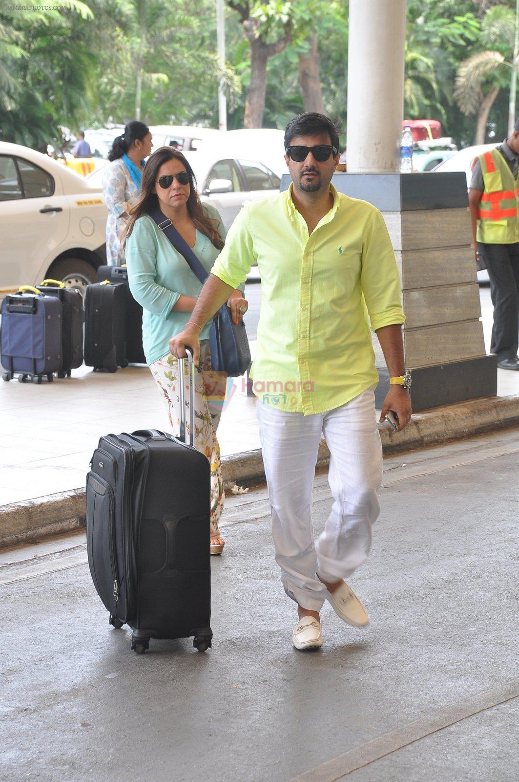 Wajid Ali depart to Goa for Planet Hollywood Launch in Mumbai Airport on 14th April 2015