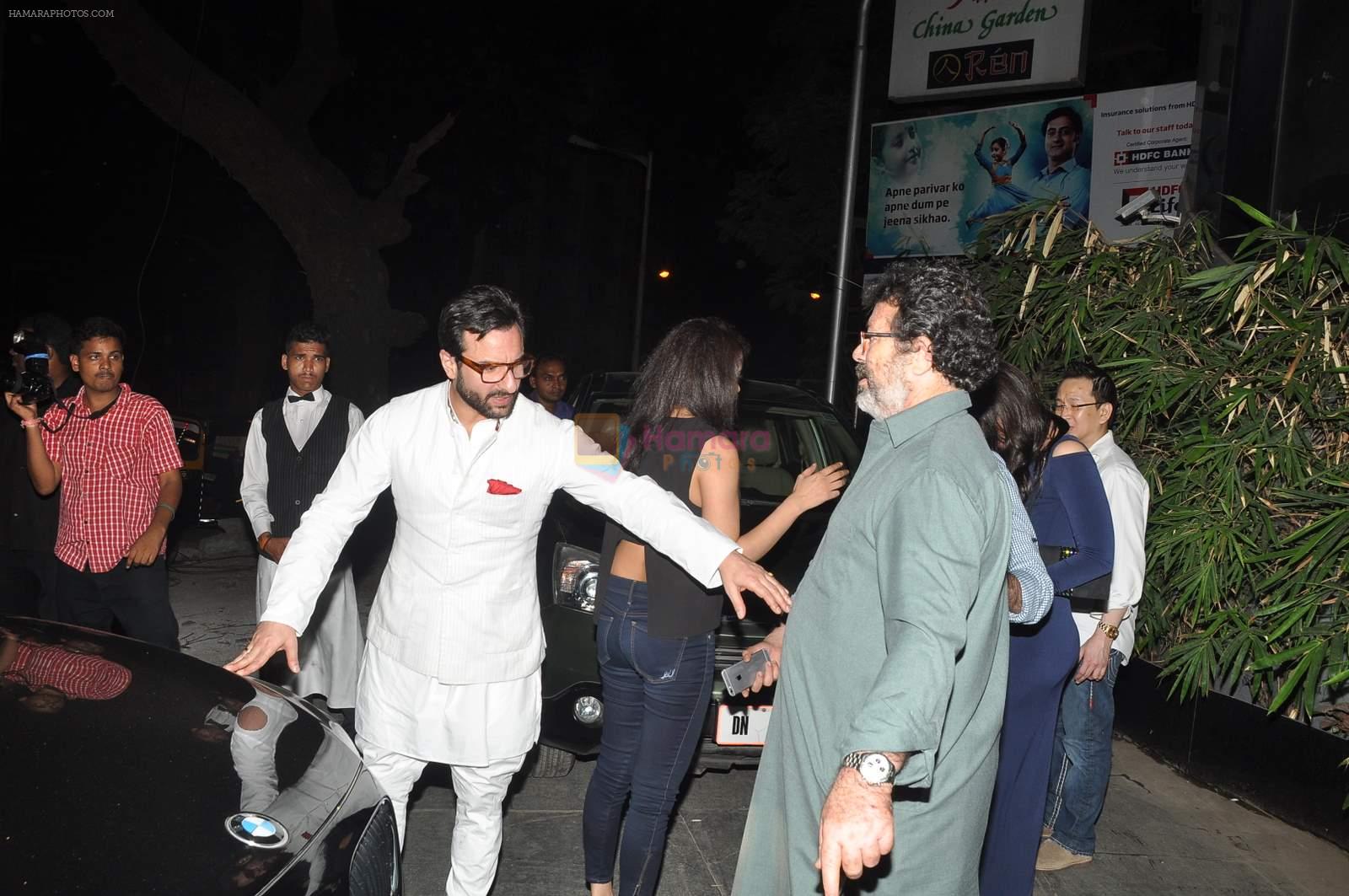 Saif Ali Khan at Babita Kapoor's bday in Mumbai on 20th April 2015