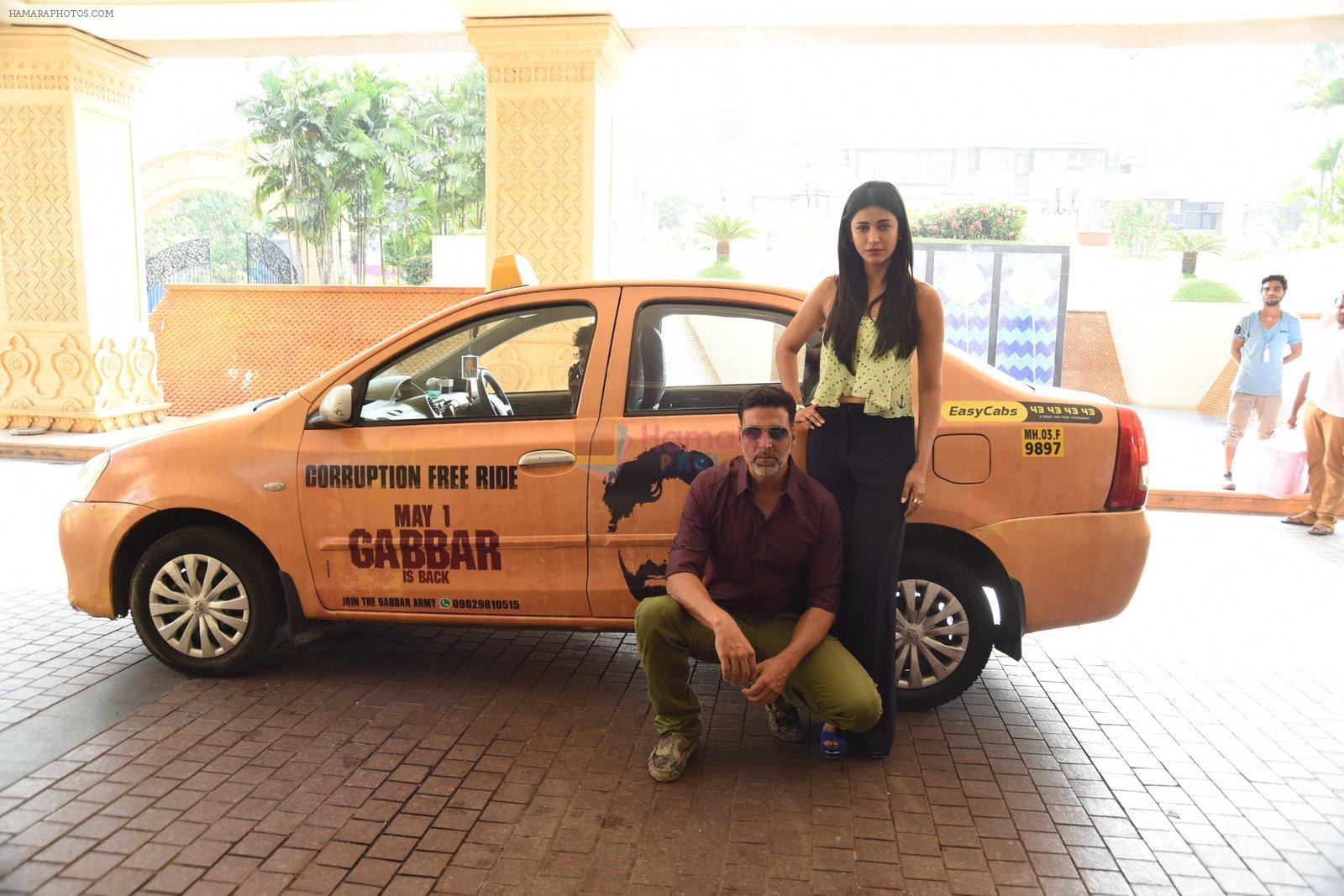 Shruti Hassan and Akshay Kumar snapped to promote Gabbar Carzonrent on 1st May 2015