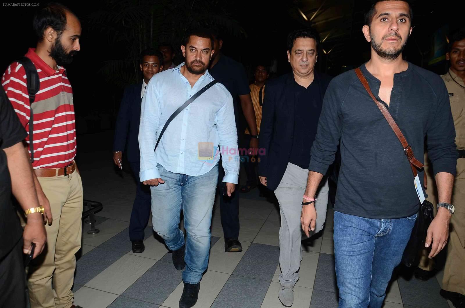 Aamir Khan, Ritesh Sidhwani, Rajkumar Hirani snapped at airport  on 30th April 2015