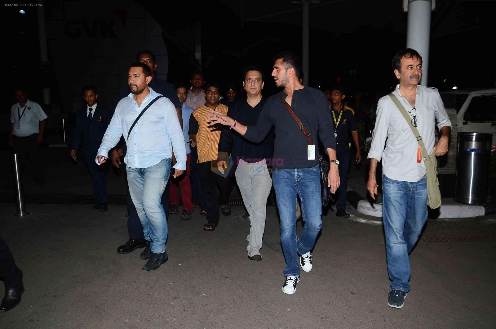 Aamir Khan, Ritesh Sidhwani, Rajkumar Hirani, Sajid Nadiadwala snapped at airport  on 30th April 2015
